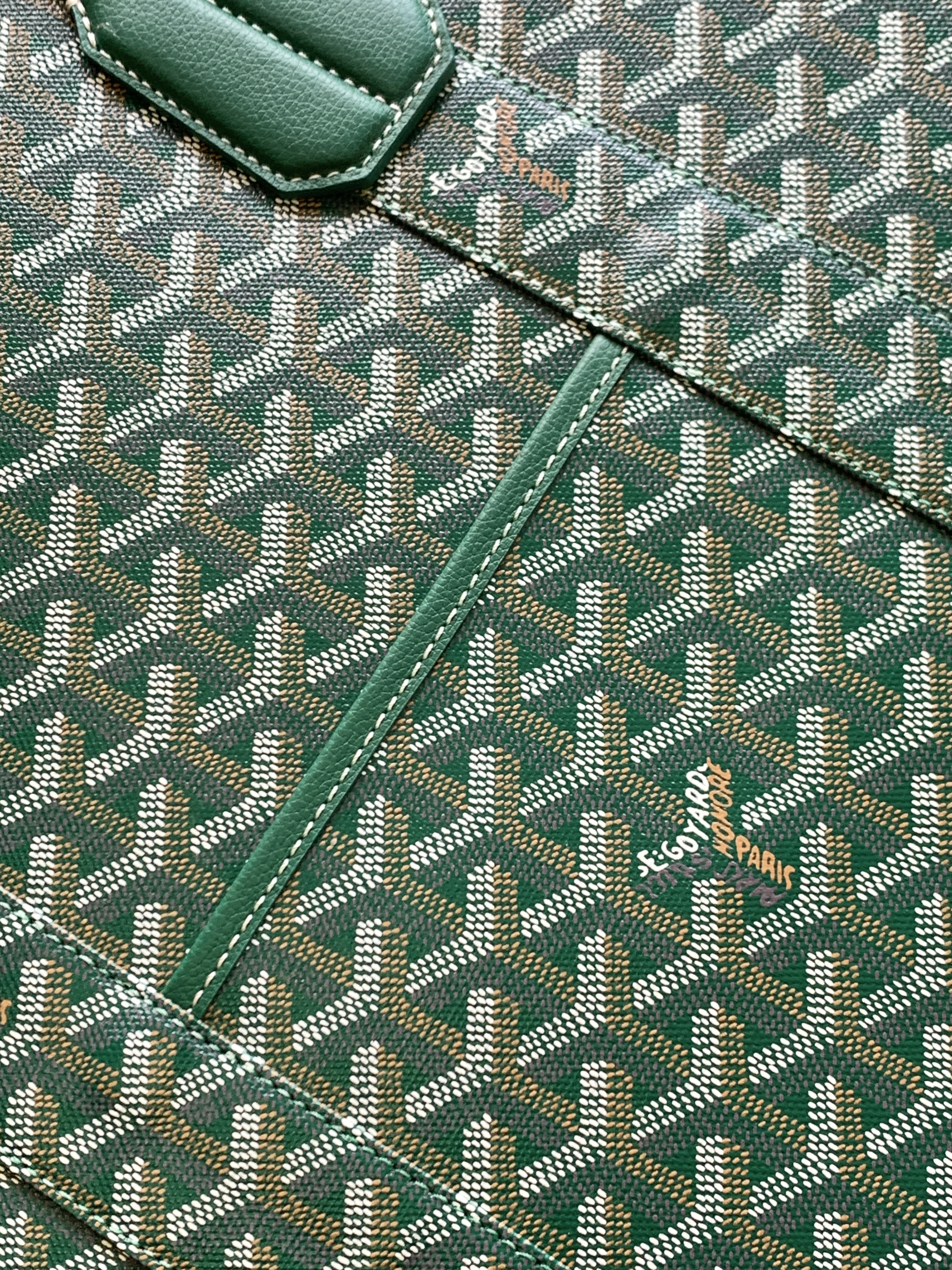 76f9685ba00945d9f392622a8f91b735_1751437307_1839.jpg