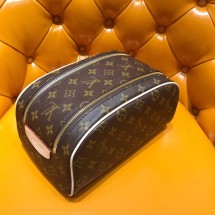 [oc공장] 루이비통 M47528 킹사이즈 토일레트리 백 LOUIS VUITTON