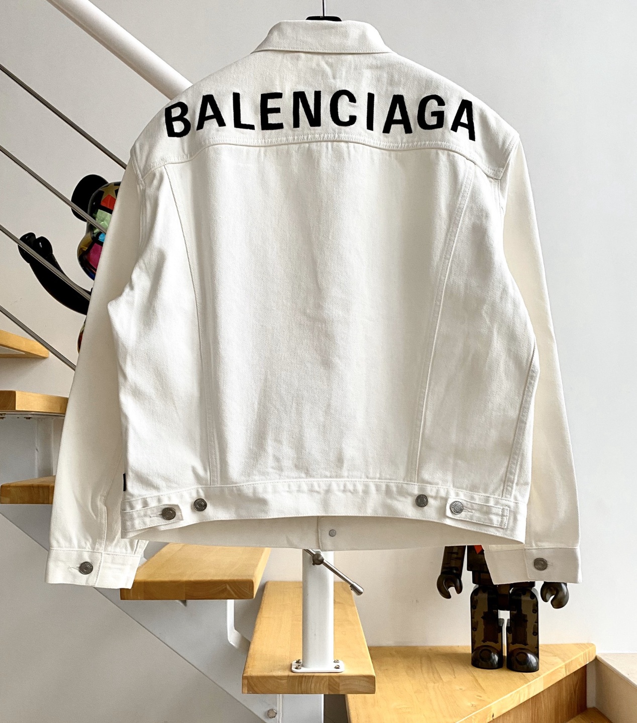 [계단집] 발렌시아가 화이트 자켓 balenciaga