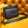 [oc공장] M30233 루이비통 아웃도어 메신저백 남성 블랙 LOUIS VUITTON