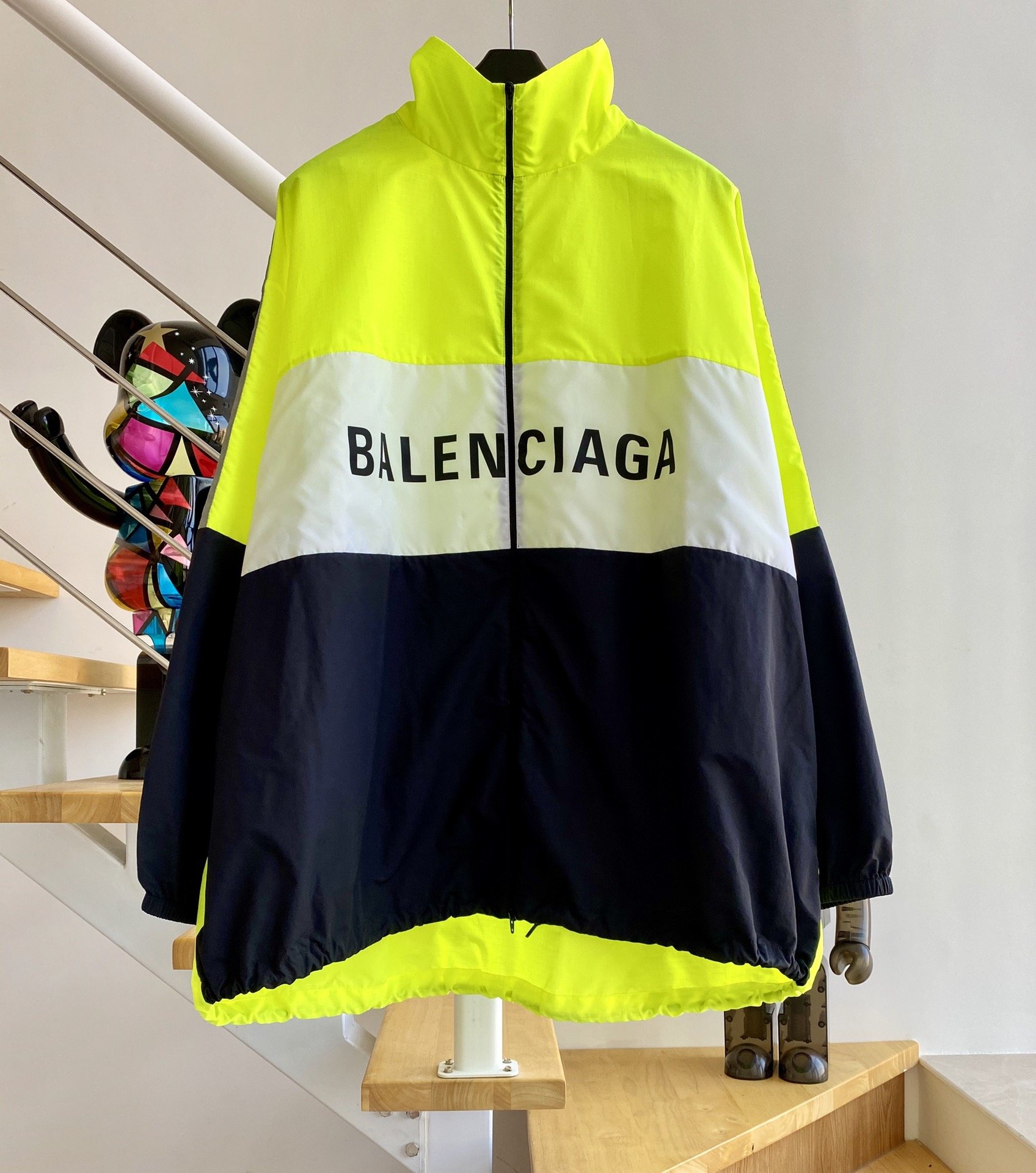 [계단집] 발렌시아가 형광 바람막이 balenciaga