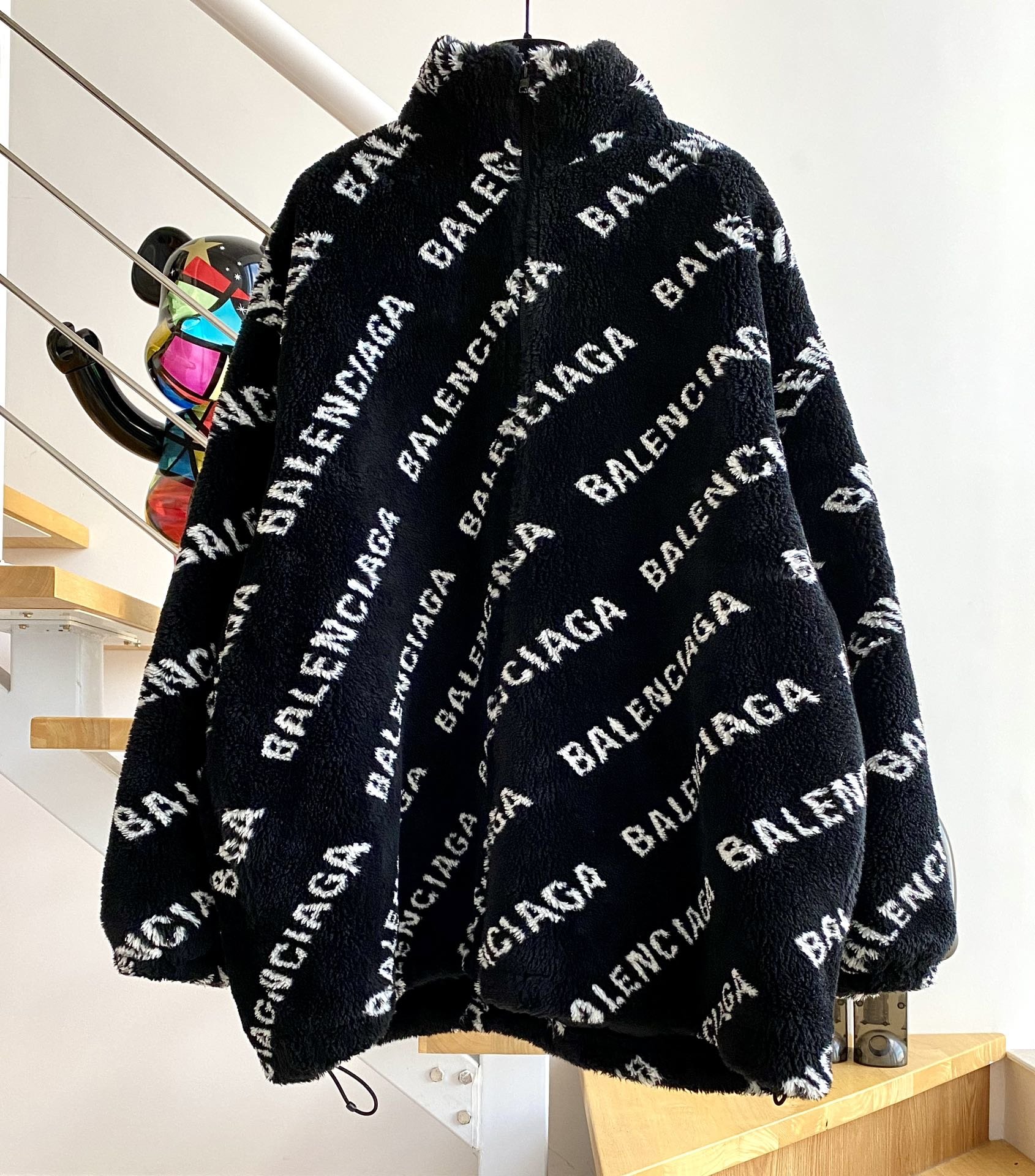 [계단집] 발렌시아가 로고 패턴 플리스 balenciaga