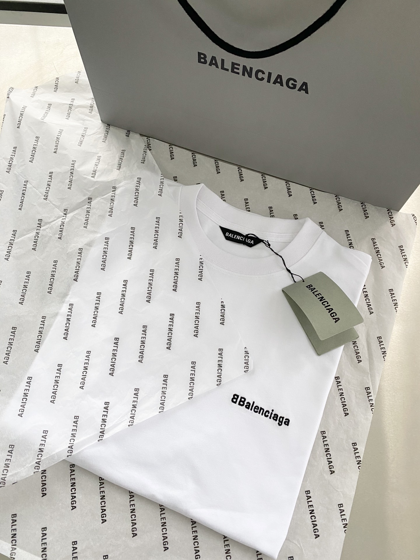 TJ공장 발렌시아가 BB 스몰 로고 티셔츠 화이트 balenciaga