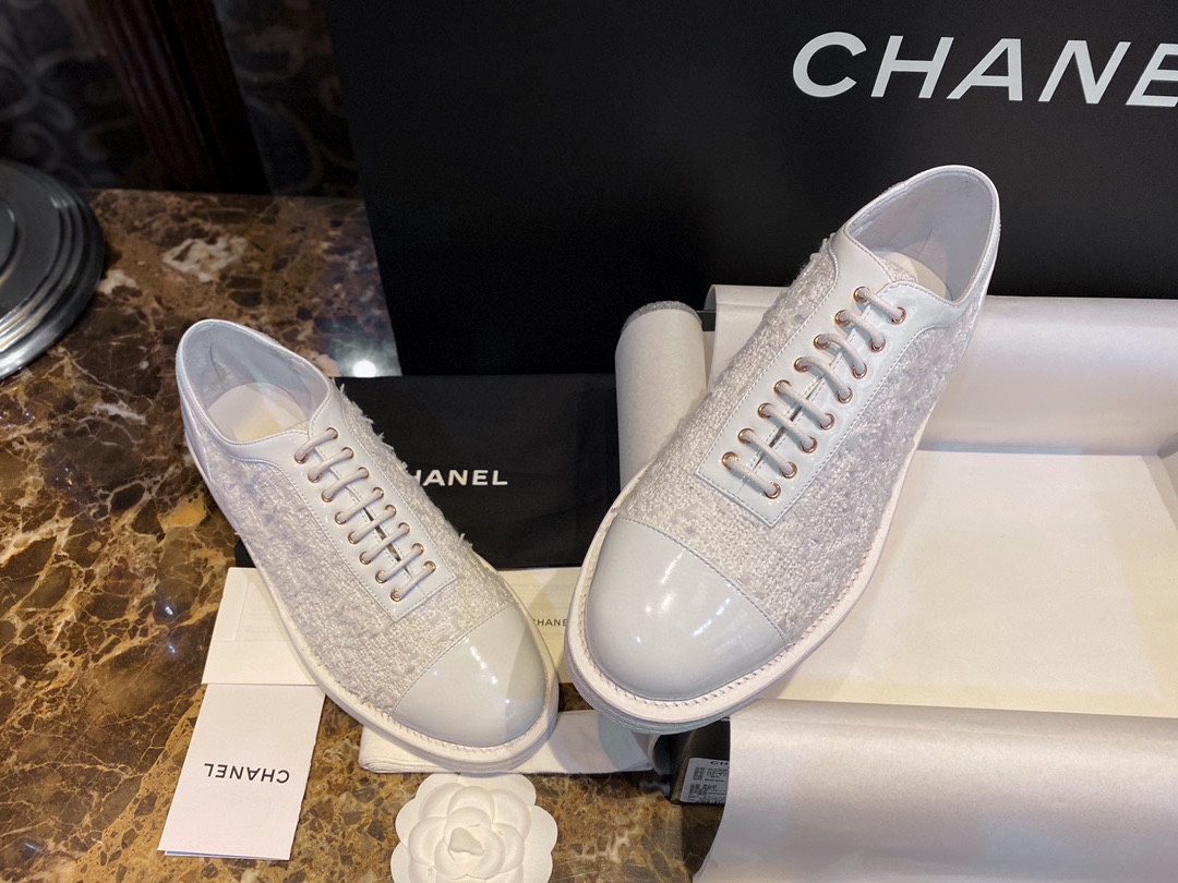 [팬더샵] 샤넬 금색 CC 로고 레더 트위드 옥스퍼드 슈즈 더비 슈즈 화이트 Chanel