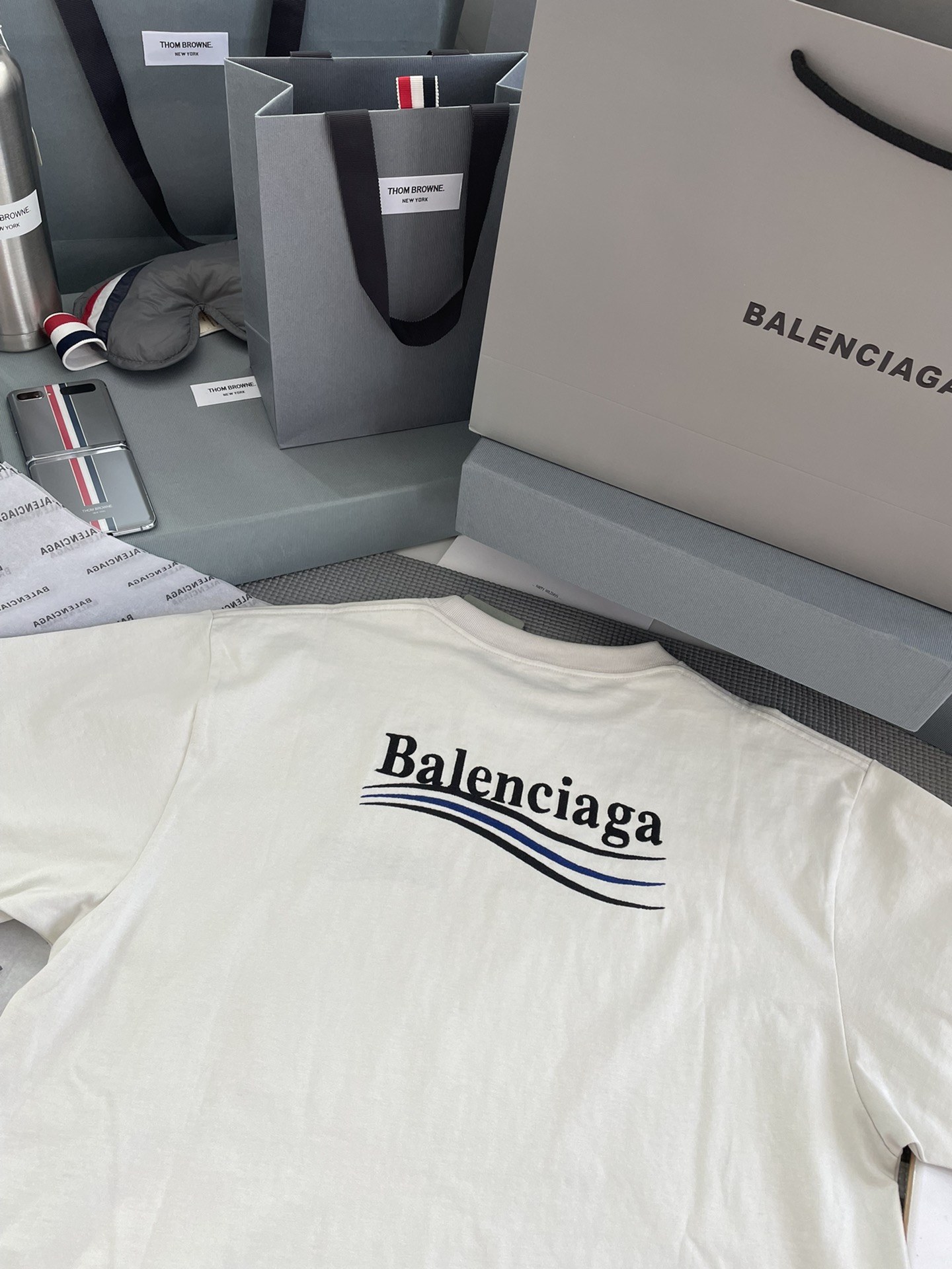 TJ공장 발렌시아가 웨이브 자수 로고 티셔츠 balenciaga