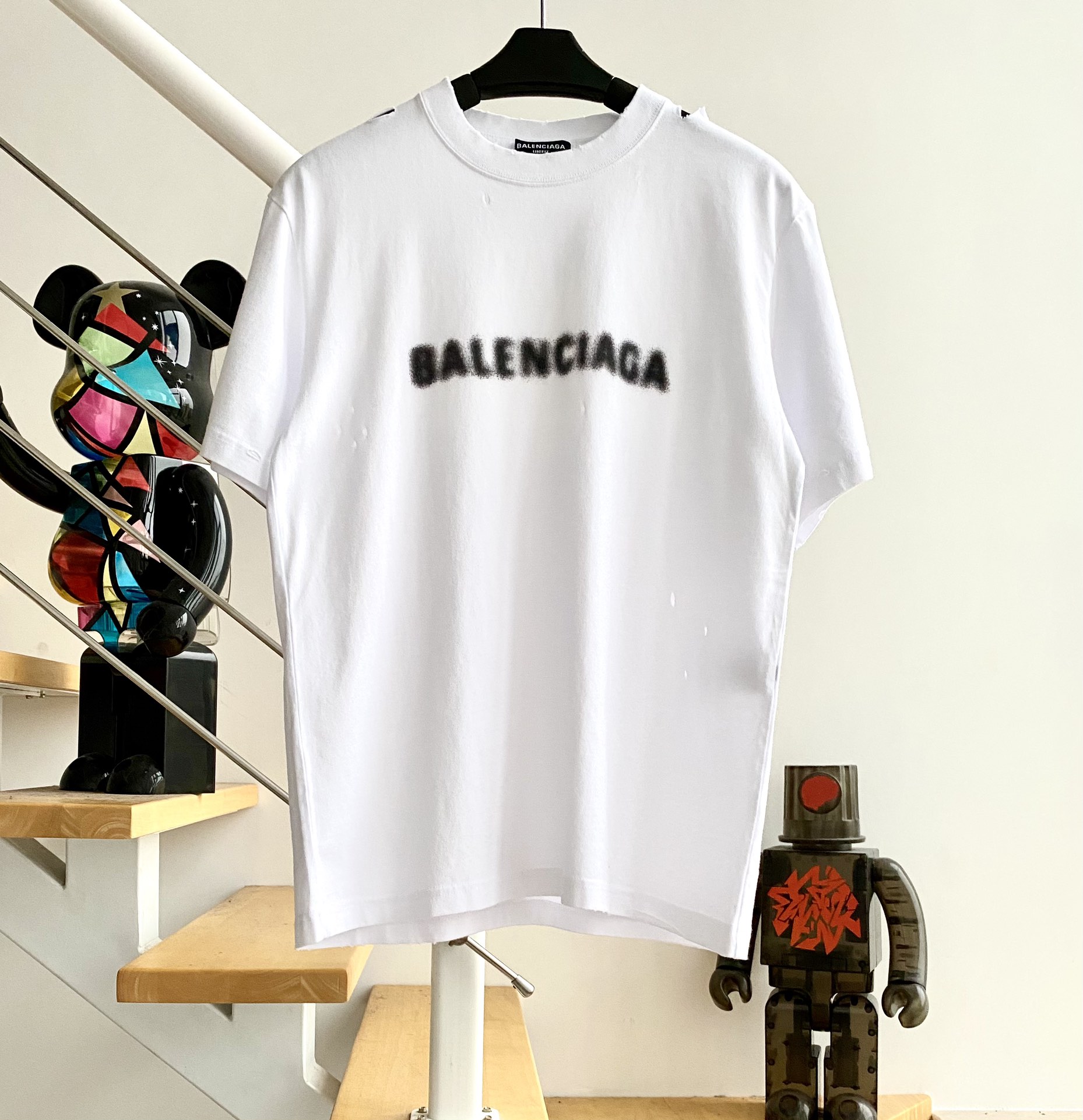 [계단집] 발렌시아가 대미지 티셔츠 화이트 balenciaga