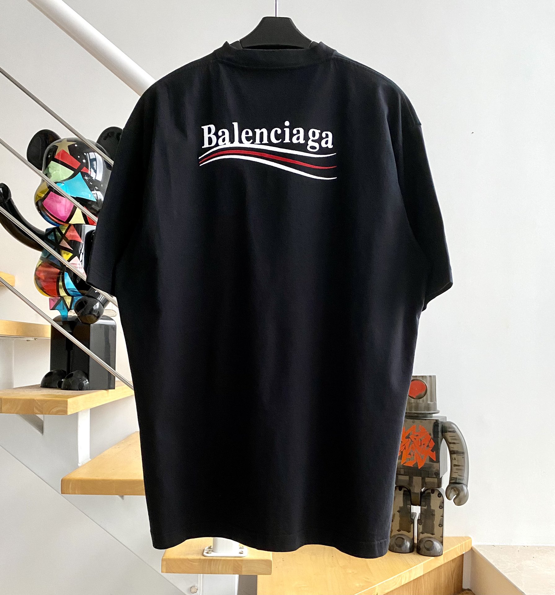 [계단집] 발렌시아가 모노그램 웨이브 자수 티셔츠 블랙 balenciaga