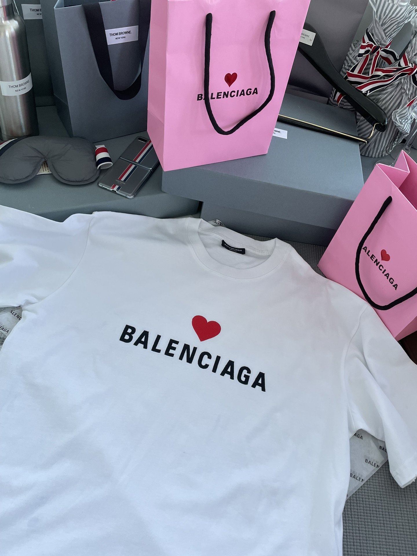 TJ공장 발렌시아가 모노그램 하트 자수 티셔츠 balenciaga