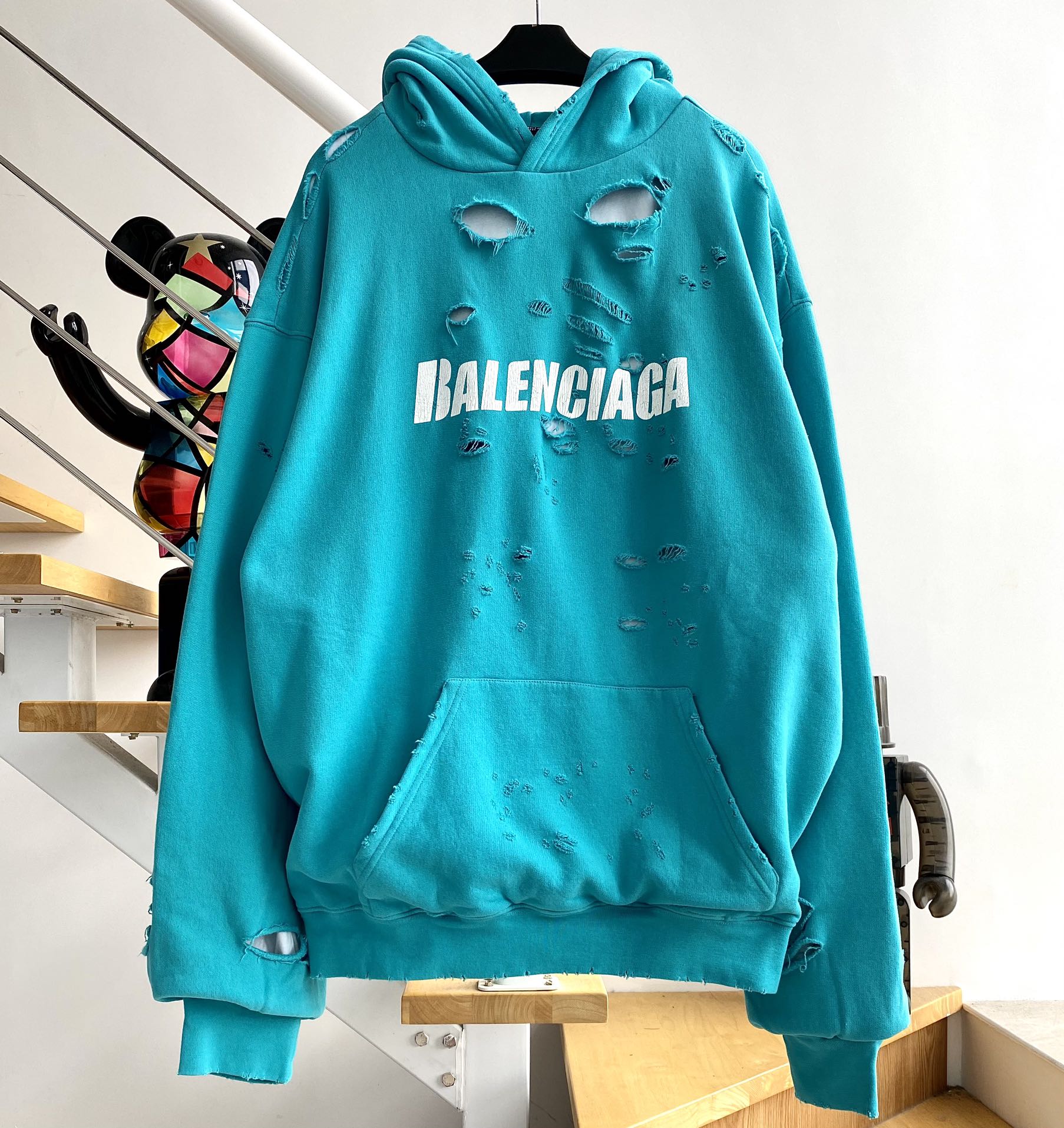 [계단집] 발렌시아가 흰색 모노그램 대미지 후드티 라이트 블루 balenciaga