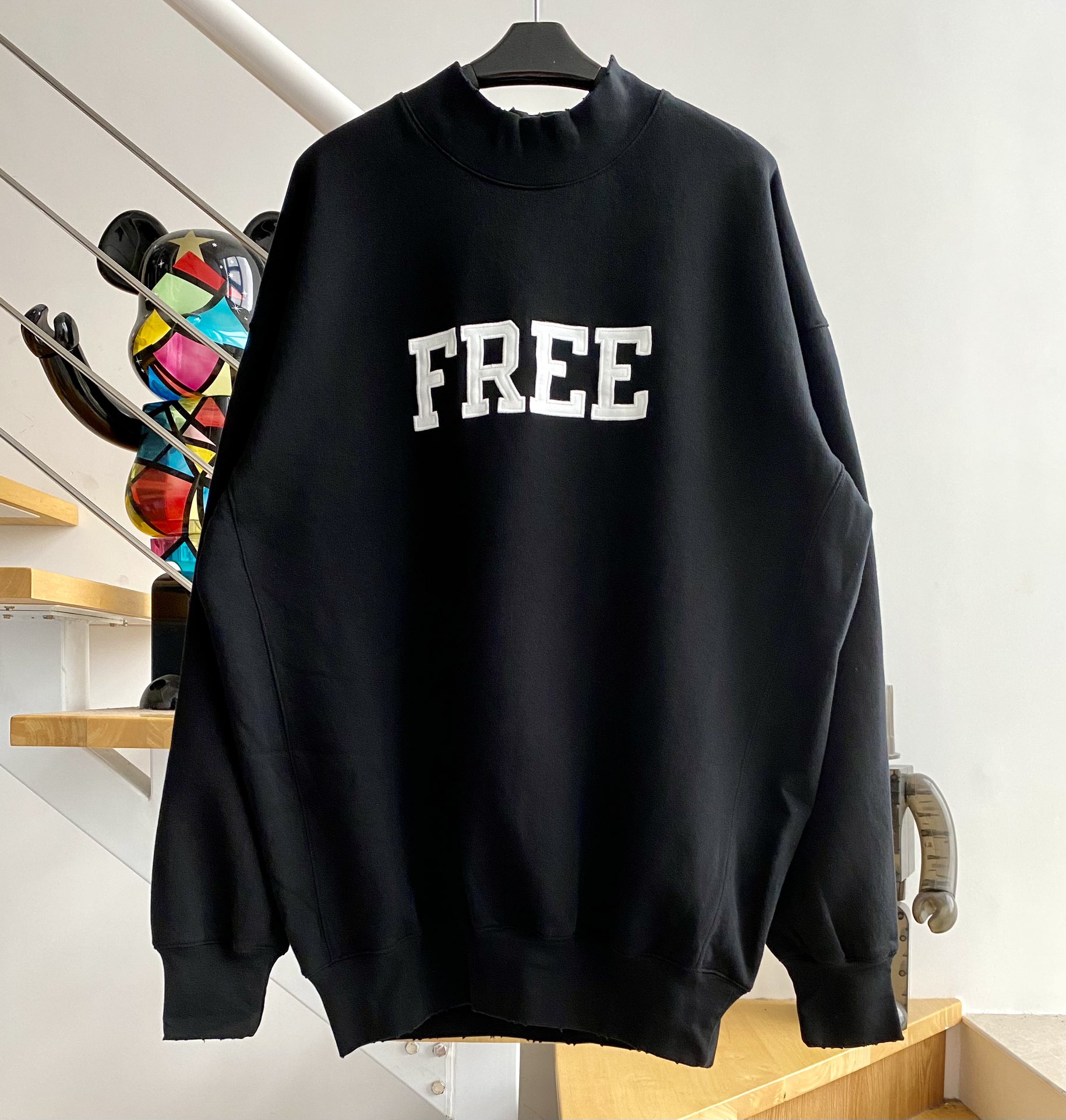 [계단집] 발렌시아가 FREE 맨투맨 블랙 balenciaga