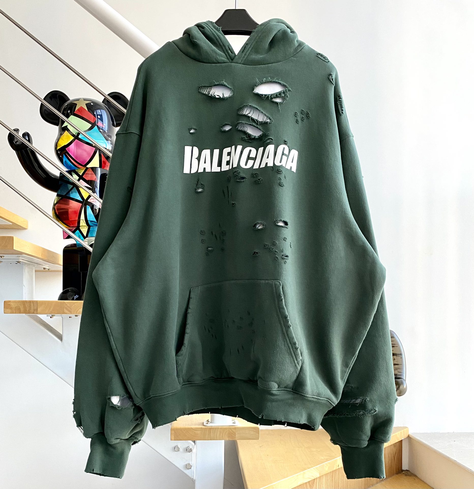 [계단집] 발렌시아가 흰색 모노그램 대미지 후드티 다크 그린 balenciaga