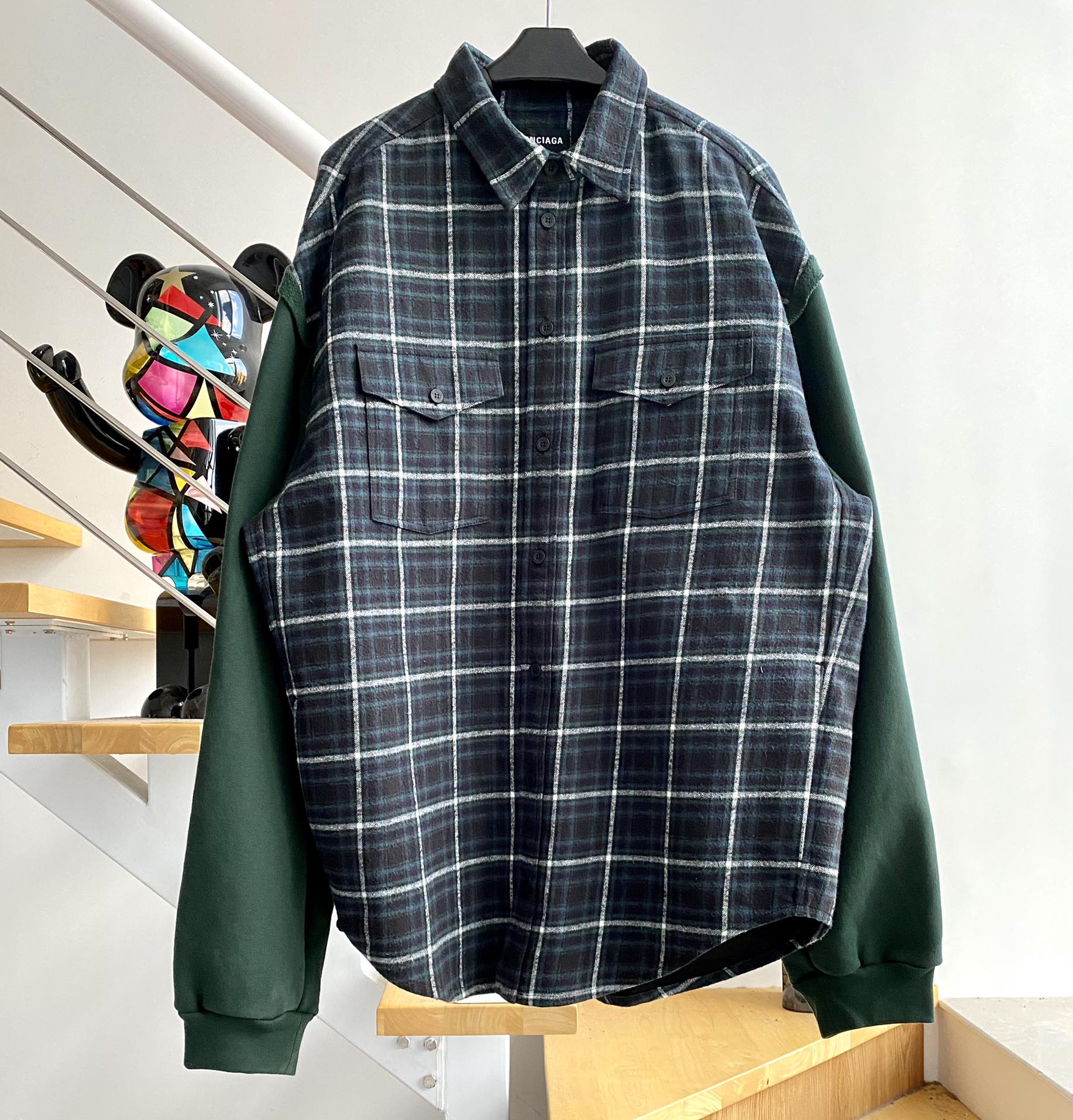 [계단집] 발렌시아가 양털 소매 이음 체크 셔츠 자켓 그린 balenciaga