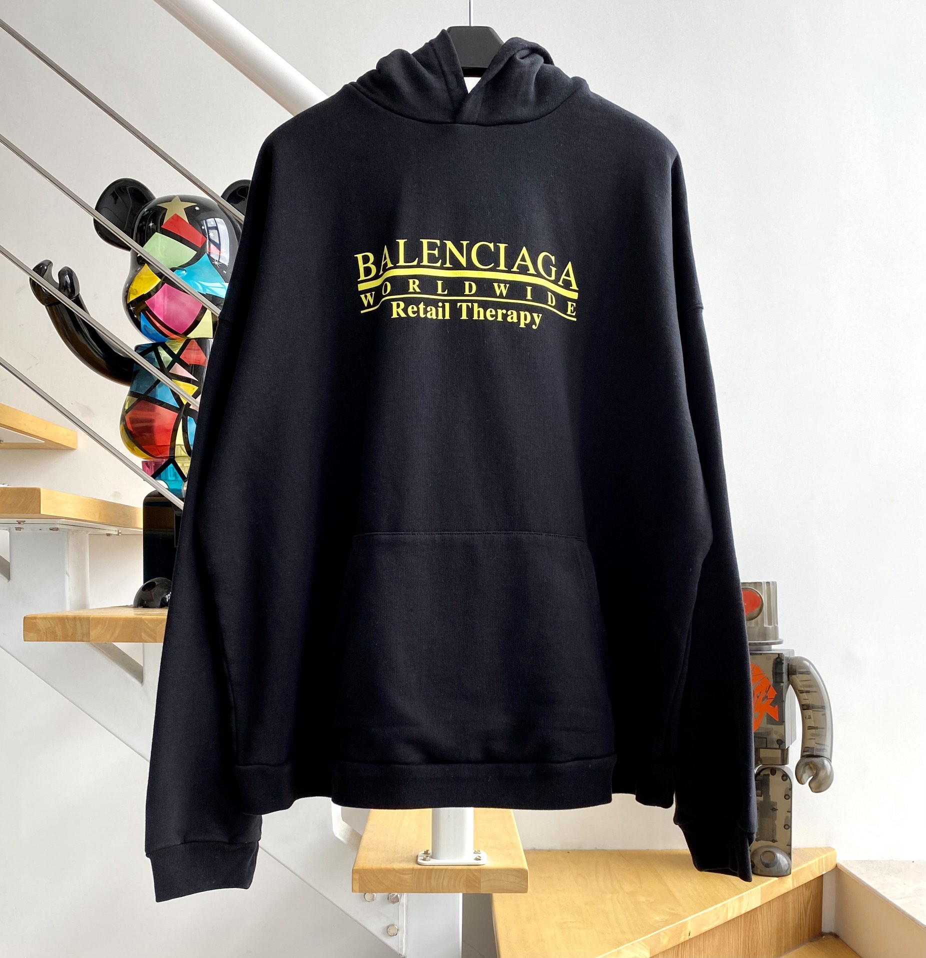 [계단집] 발렌시아가 옐로우 모노그램 후드티 블랙 balenciaga