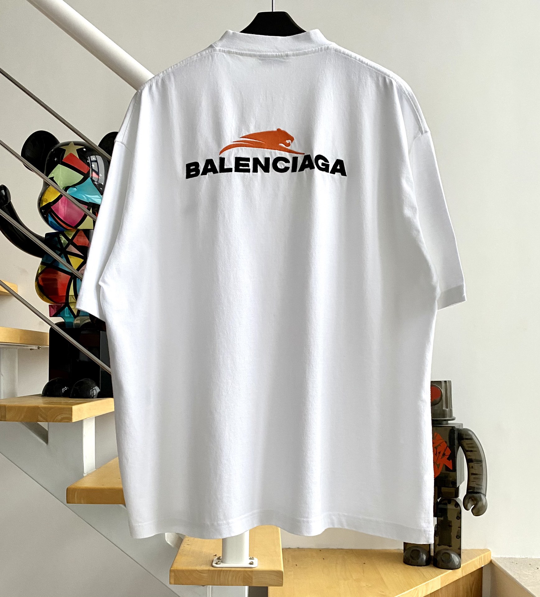 [계단집] 발렌시아가 모노그램 호랑이 자수 반팔티 화이트 balenciaga