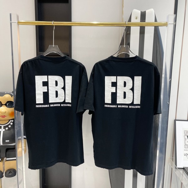 V공장 발렌시아가 흰색 FBI 패턴 반팔티 balenciaga