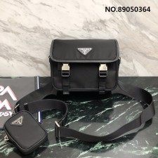 black frame 공장 프라다 테수토 나일론 삼각로고 포켓 크로스백  1BD334 22*16*8.5cm Prada