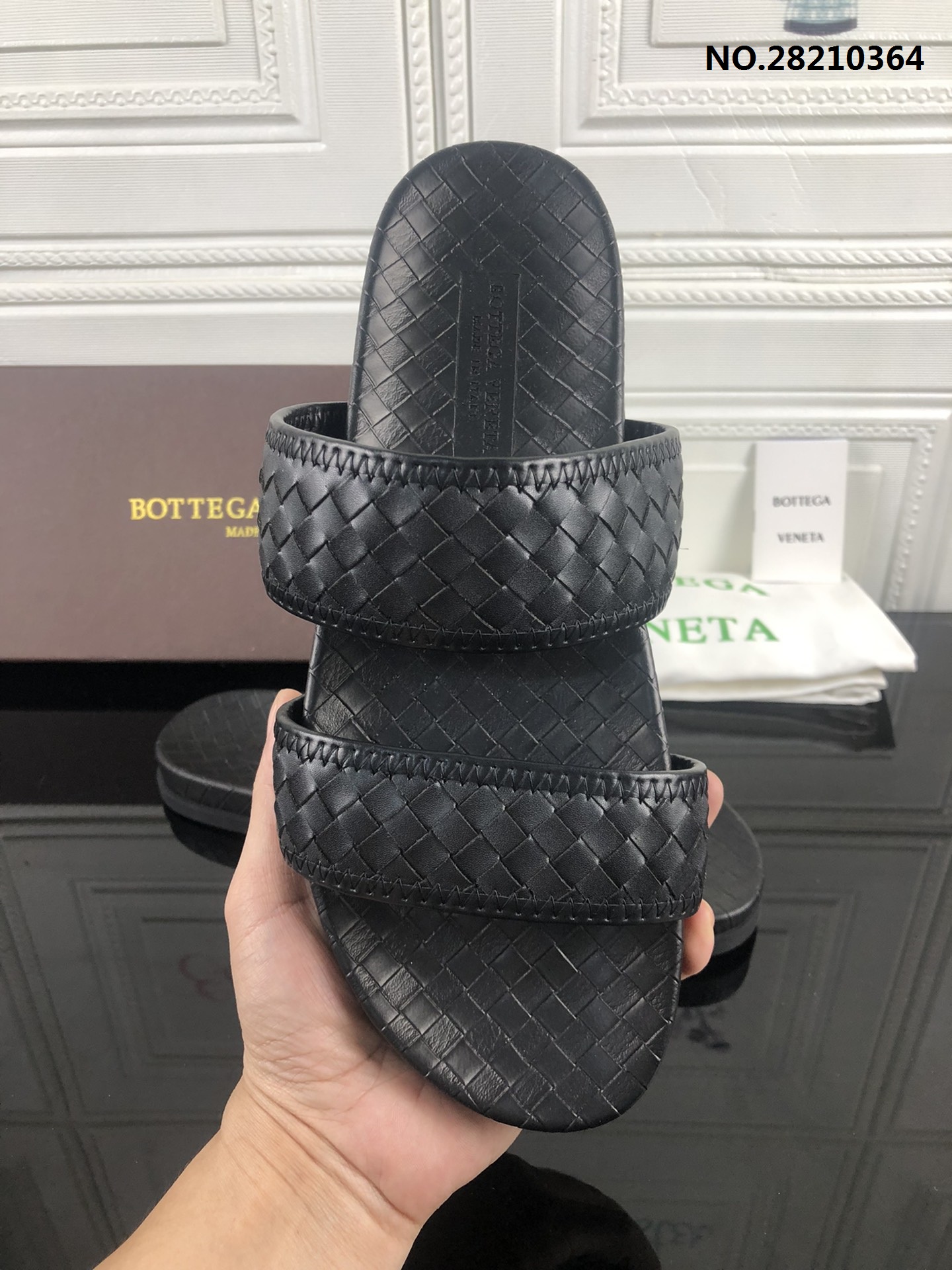 [AN3] 보테가베네타 남성용 가죽 편직 샌들 블랙 bottegaveneta