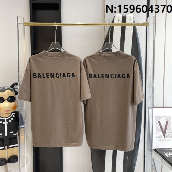 V공장 발렌시아가 검정 모노그램 자수 반팔티 브라운 balenciaga