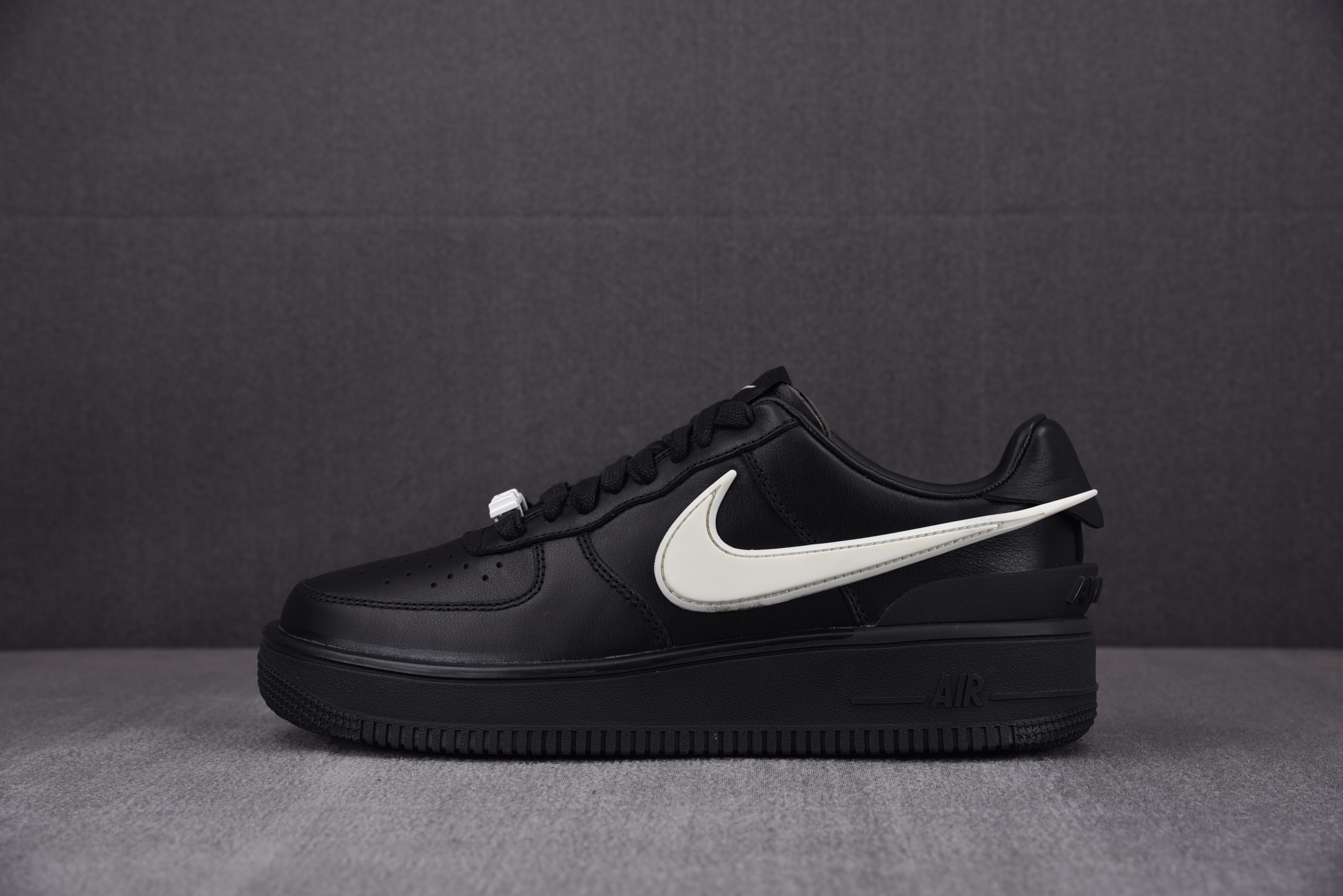 GOD AMBUSH x NK Air Force 1 Low 블랙,화이트,그린