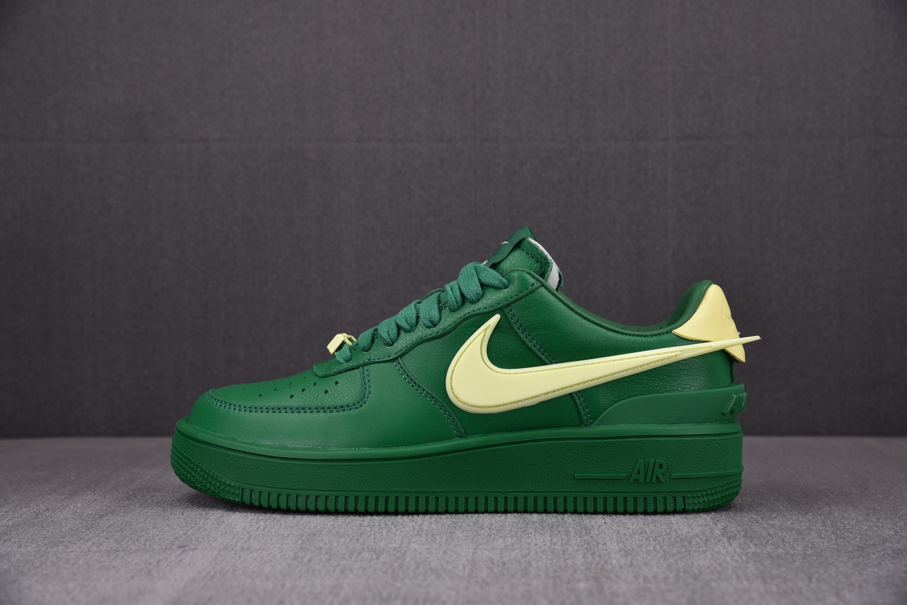 GOD AMBUSH x NK Air Force 1 Low 블랙,화이트,그린