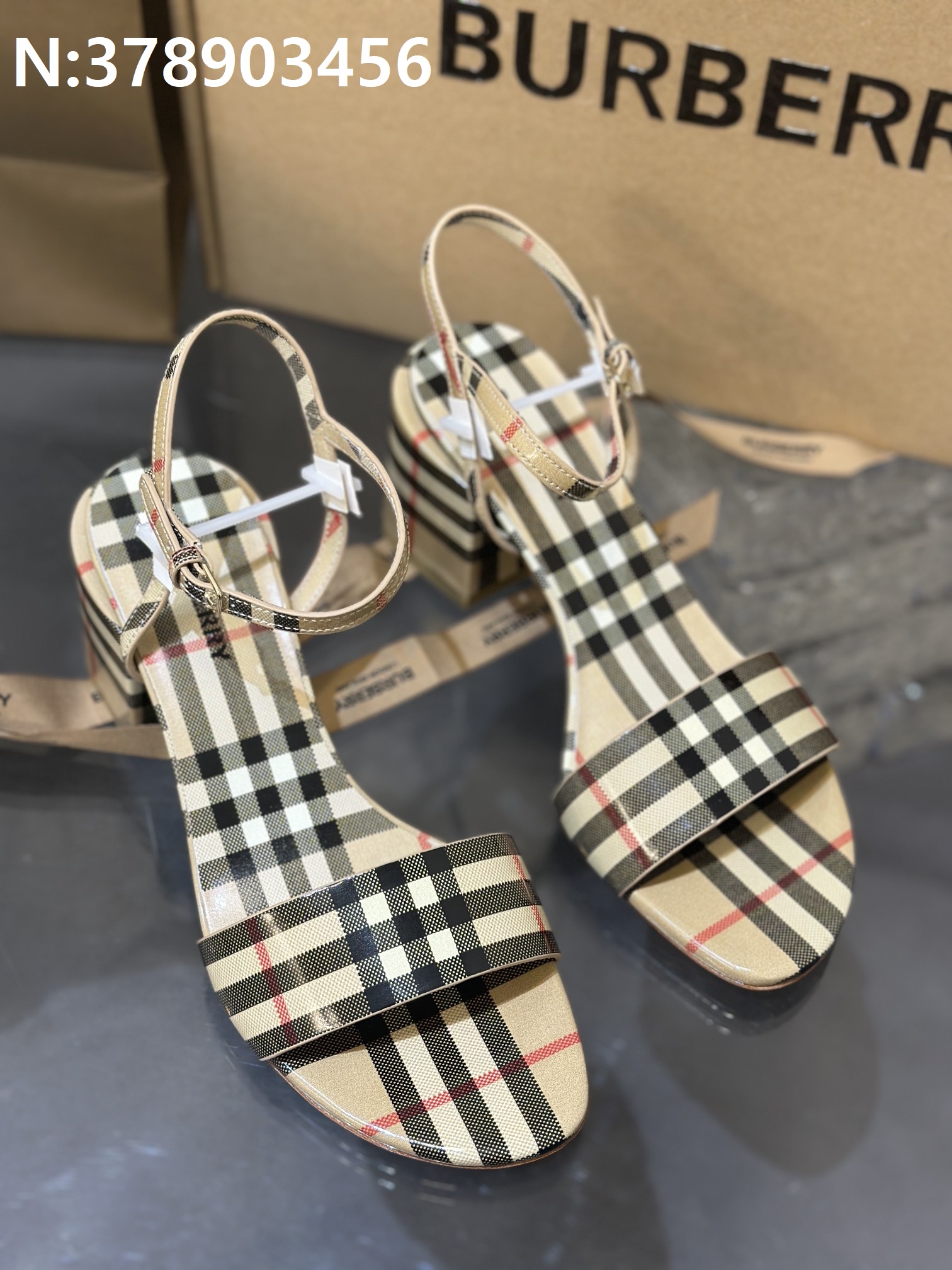 [152] 버버리 빈티지 에나멜 샌들 힐 6.5cm burberry