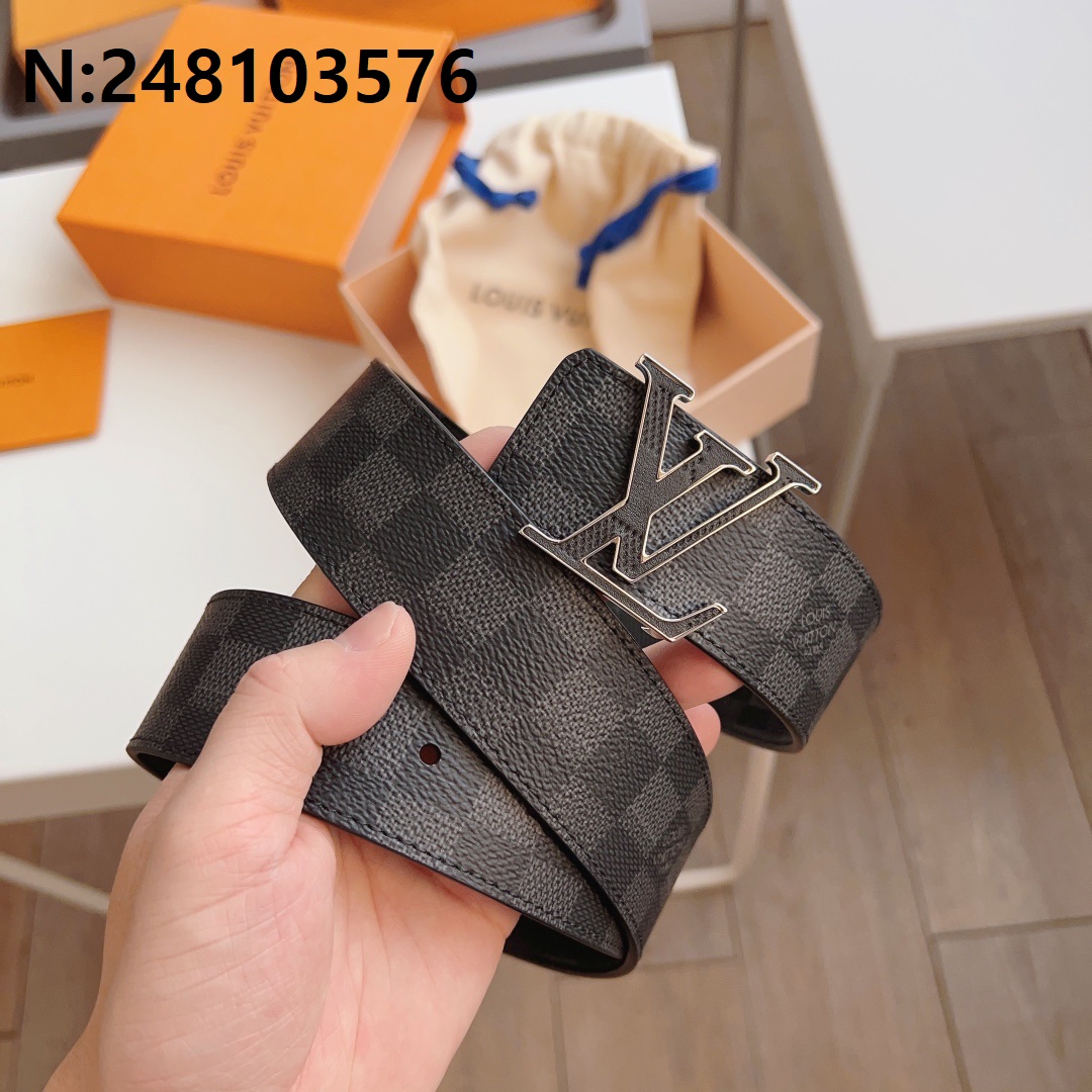 루이비통 LV 이니셜 리버서블 벨트 M0668 3컬러 4cm LOUIS VUITTON