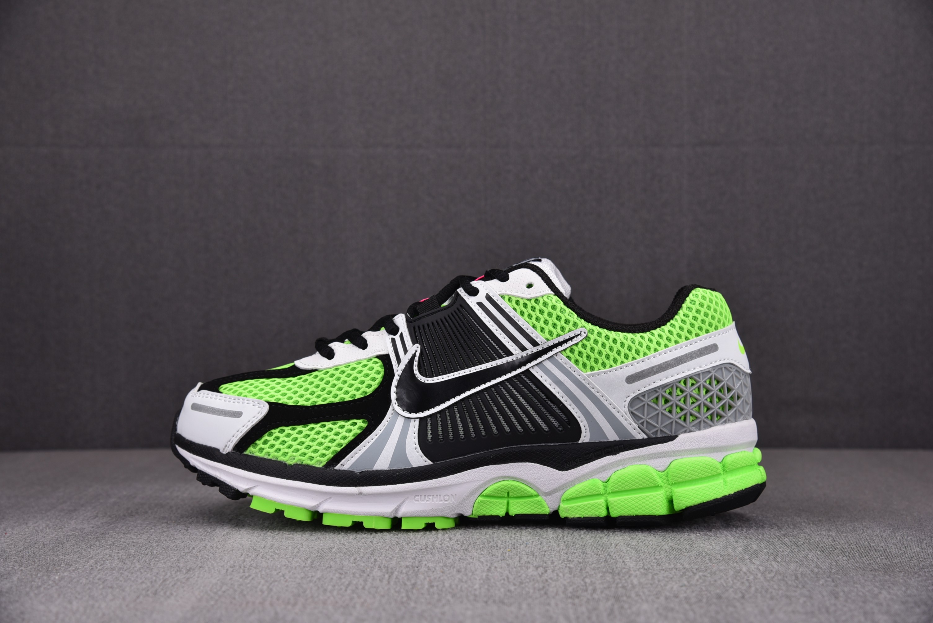 나이키 줌 보메로5 NK Air Zoom Vomero 5 SE SP 일렉트로닉 nike