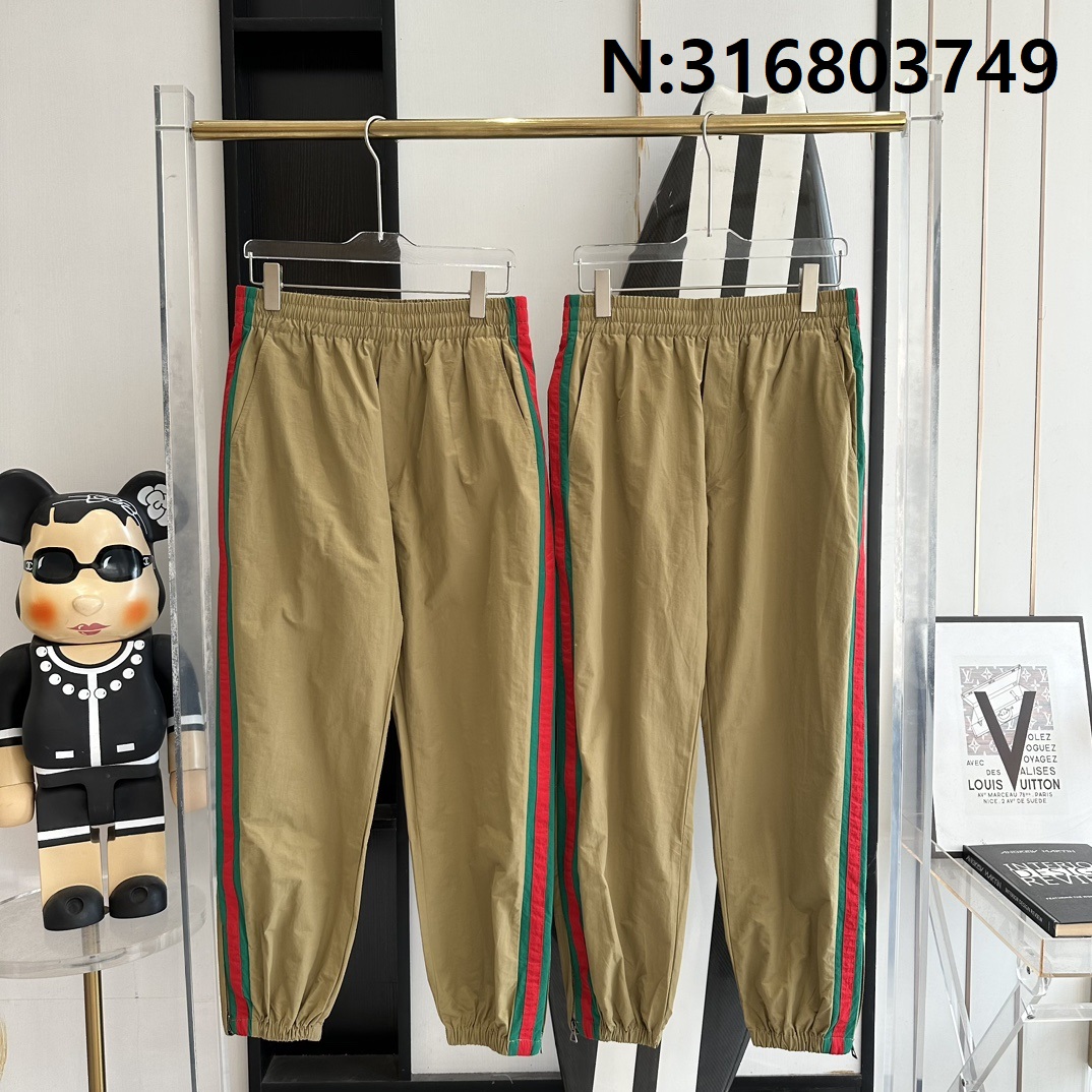 V공장 구찌 23SS 옆 배색 조거 팬츠 카키 Gucci