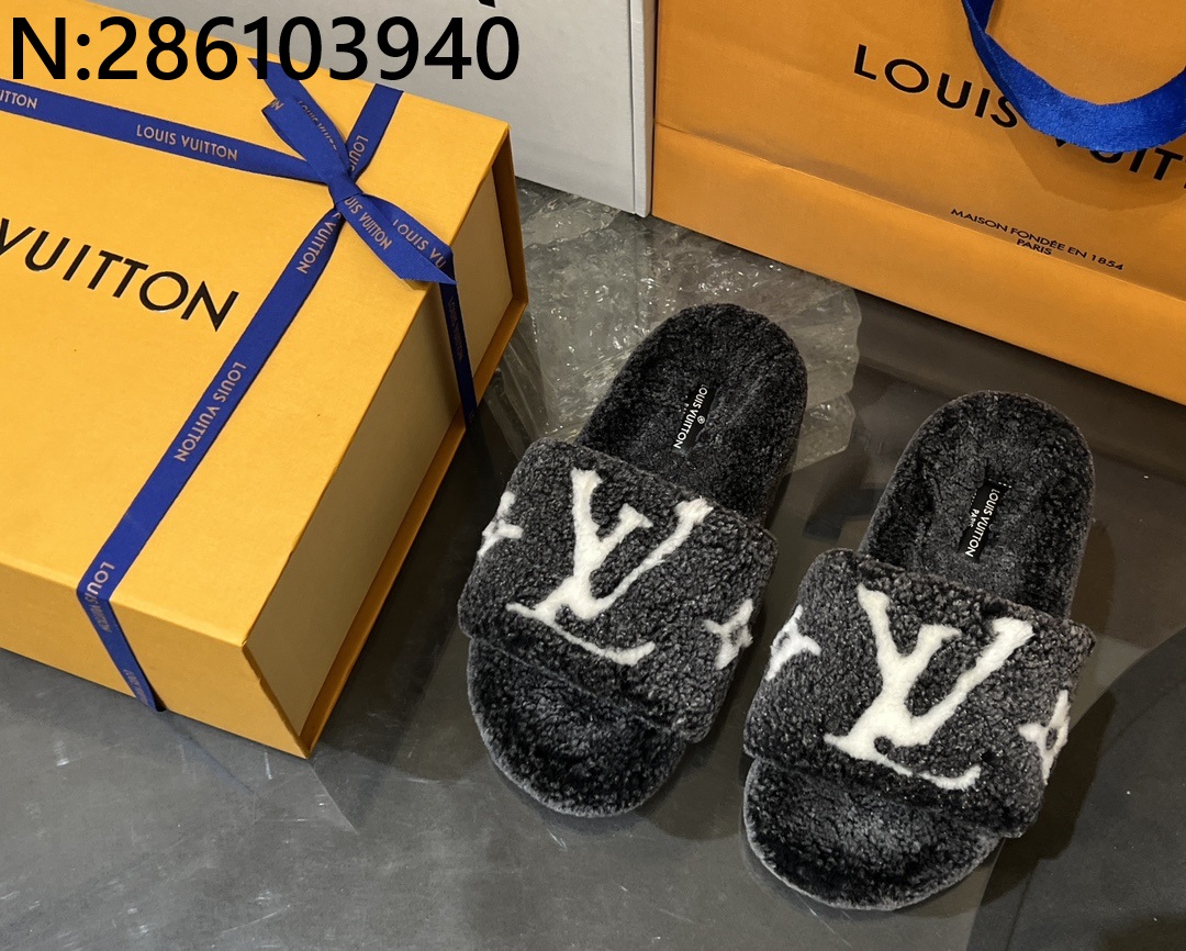 [152] 루이비통 LV 이니셜 양털 슬리퍼 5컬러 LOUIS VUITTON