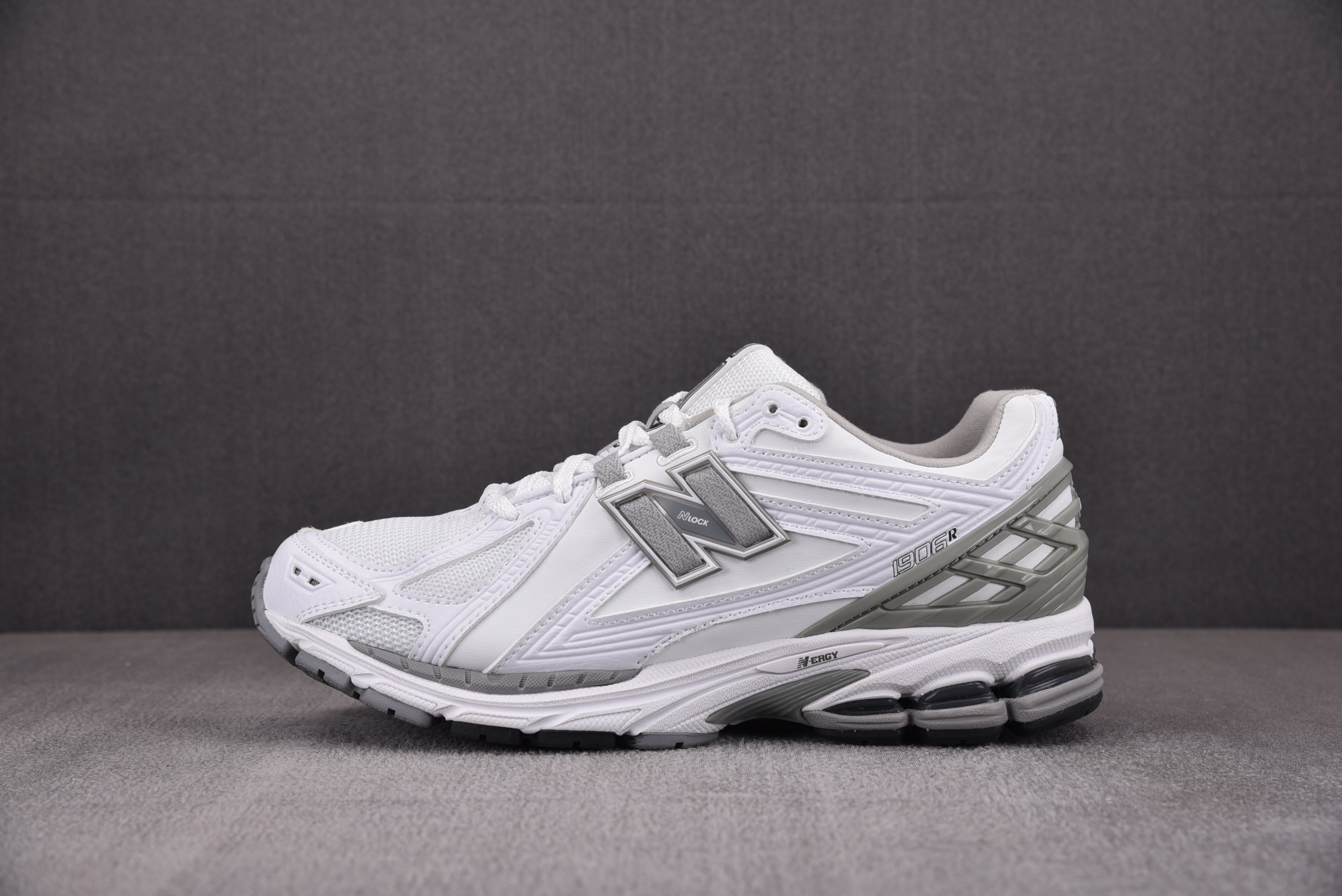 【M】New Balance NB 1906R 白银 M1906RE