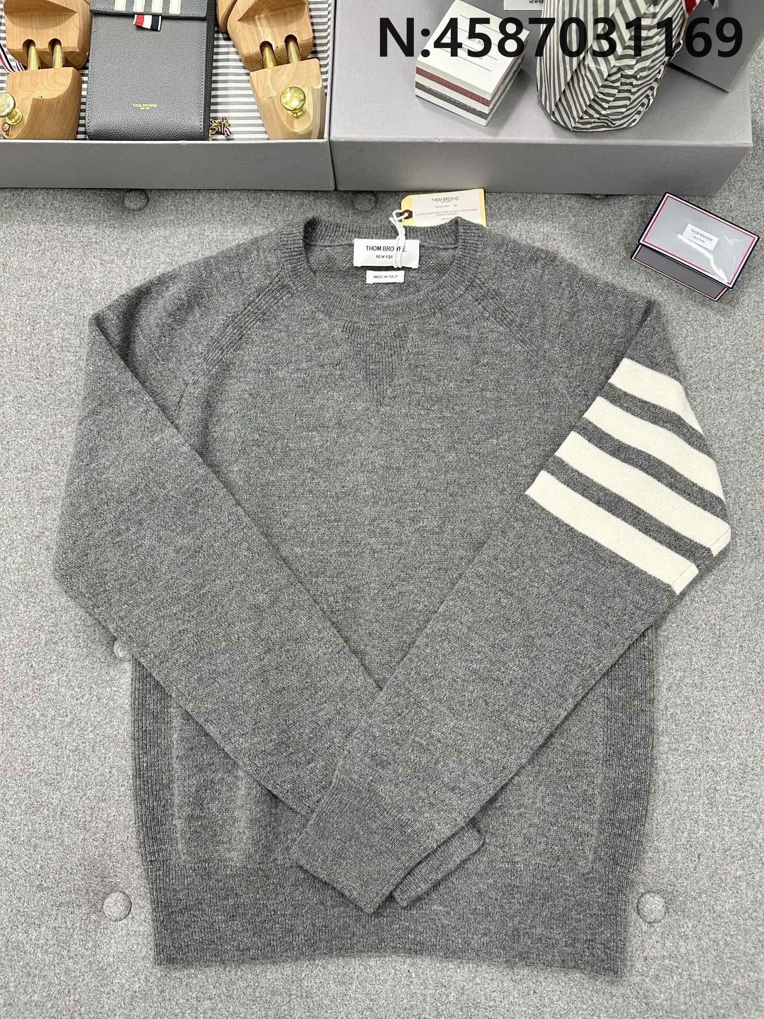 TJ공장 톰브라운 4bar 캐시미어 사선 니트 그레이  Thombrowne