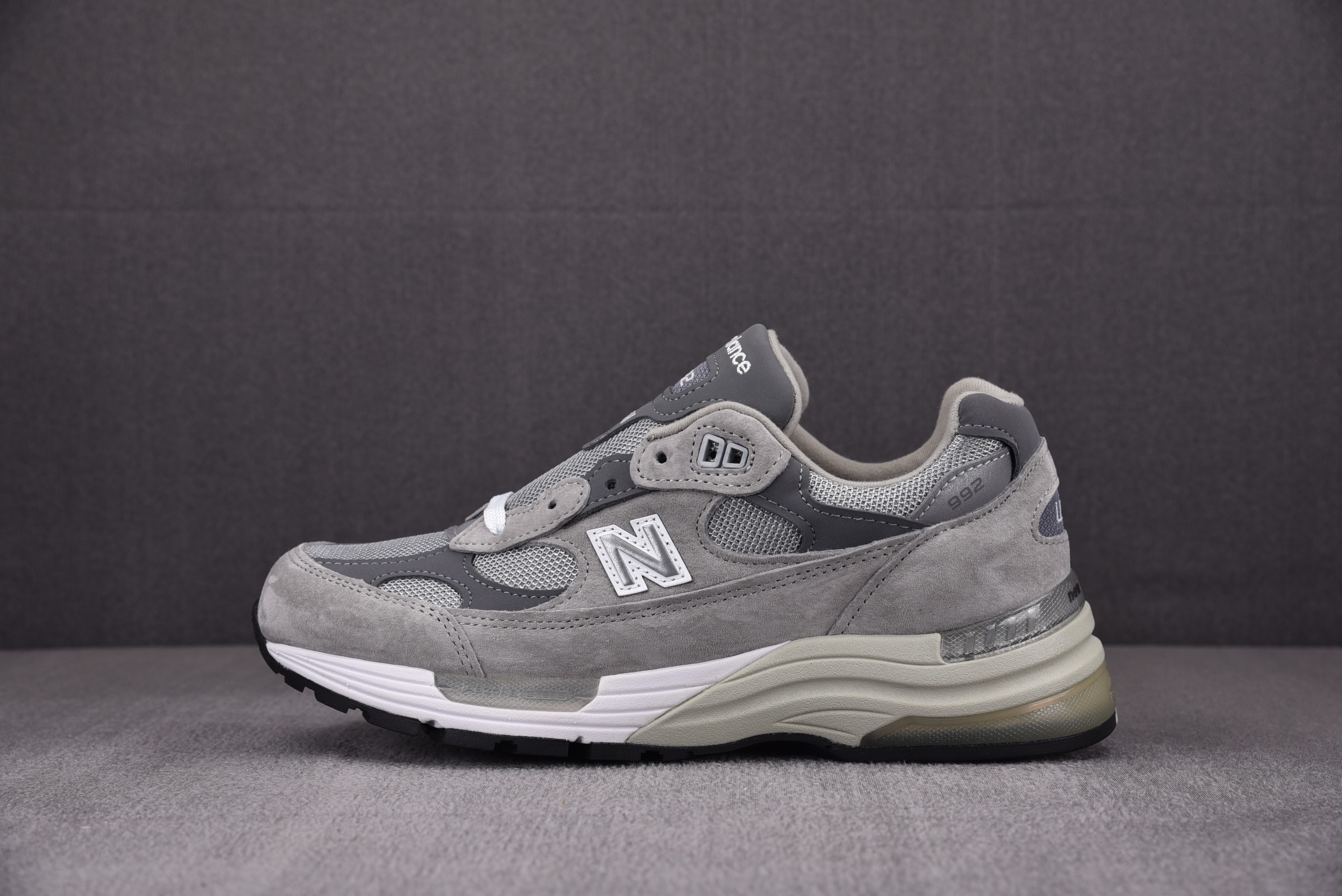 [ZH NEW] 뉴발란스 992 메스 런닝 스니커즈 그레이 new balance 992 sneakers grey Newbalance