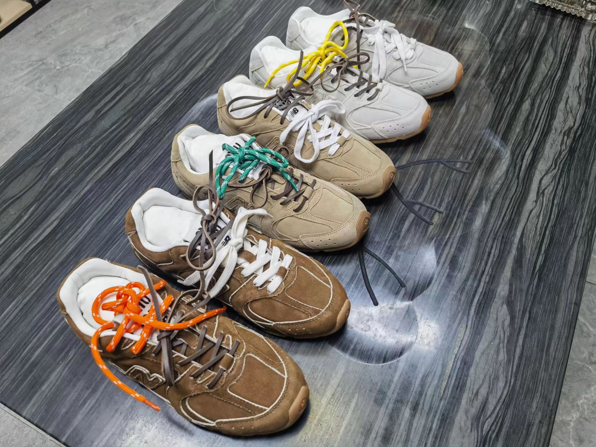 [327] 미우미우 뉴발란스 530 배색 끈 스니커즈 커플 7컬러 miumiu Newbalance