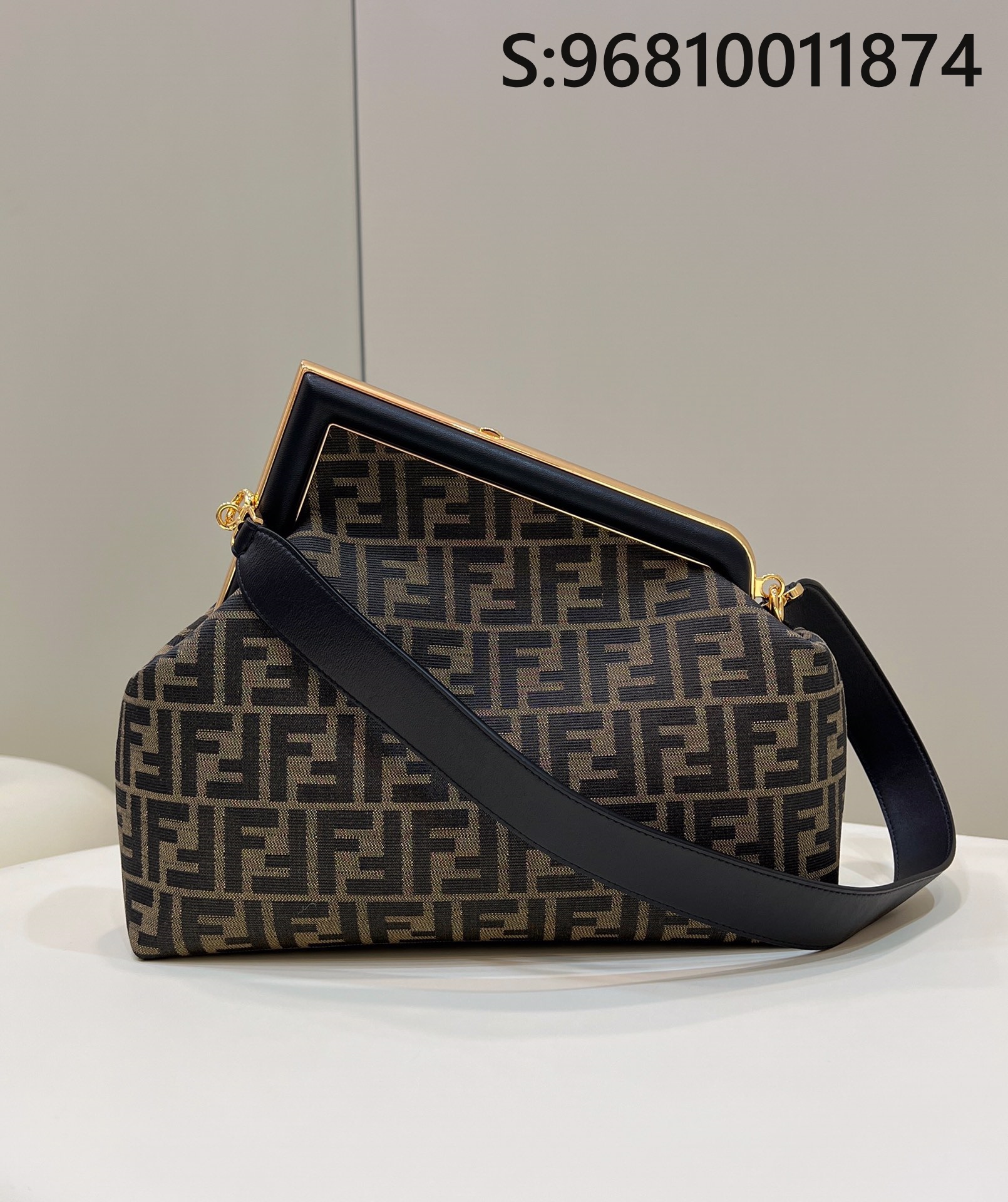 [니콜] 펜디 FF 로고 백  32.5*15*23.5cm 8BP127 Fendi