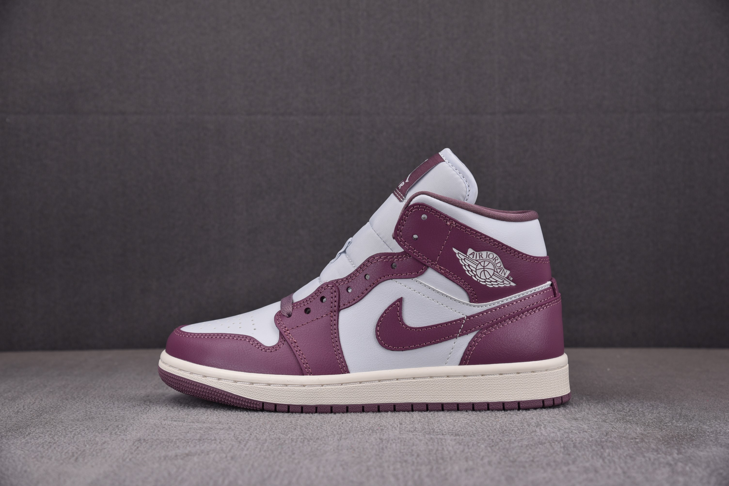 [CJ]에어 조던 1 미드 WMNS Air Jordan 1 Mid Sky J Mauve 스카이 J 모브 BQ6472-050