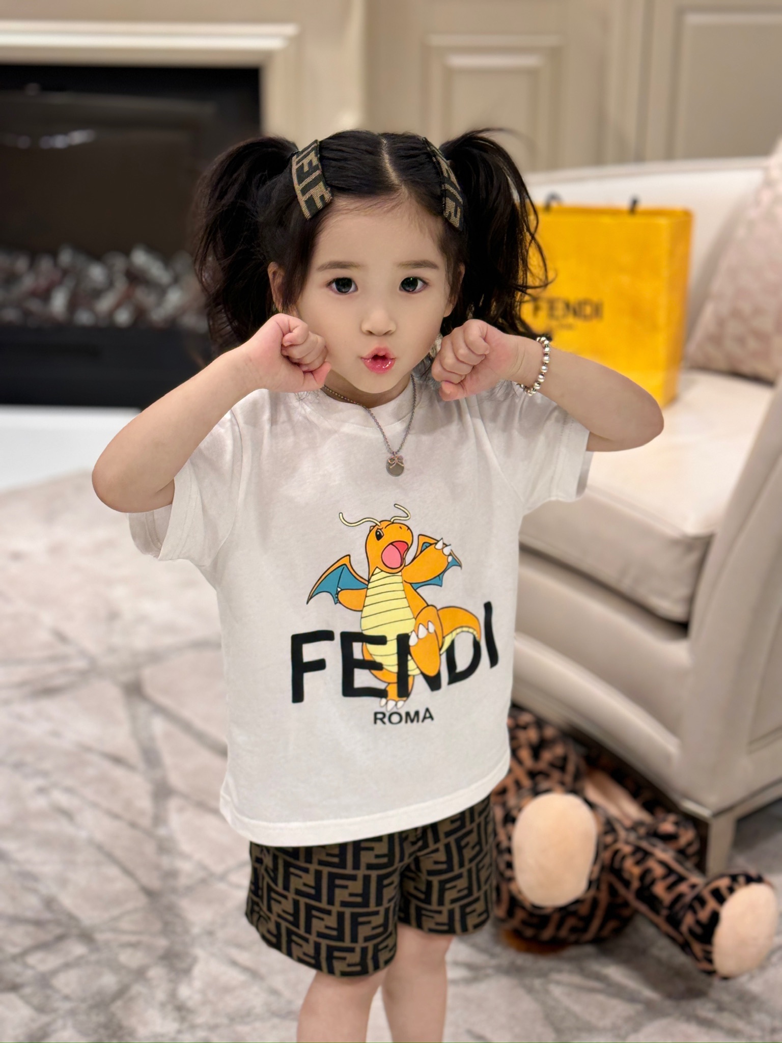 AB 아동복 펜디 망나뇽티셔츠 & FF로고 하프팬츠 세트 Fendi