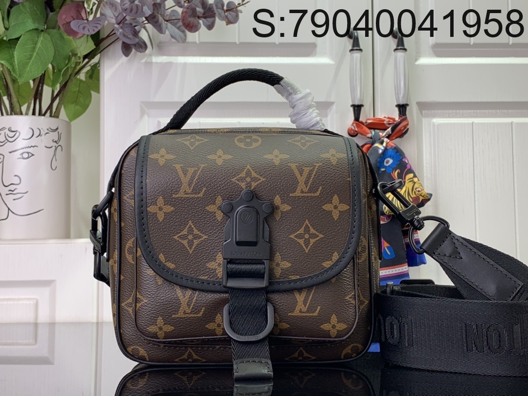 [88factory] 루이비통 퀘스트 메신저 18*18*10cm M46973 LOUIS VUITTON