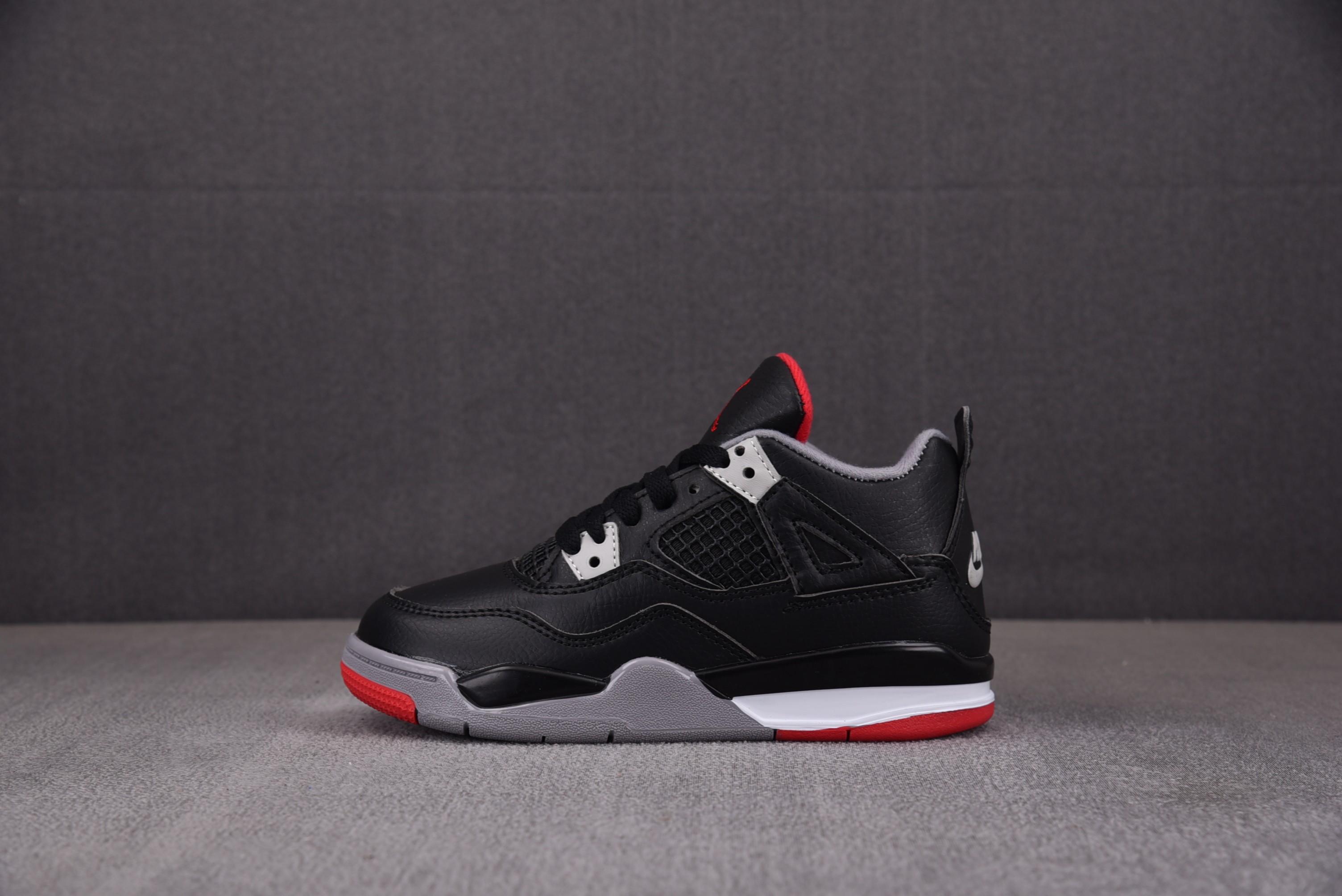 Air Jordan 4 Retro（GS）童鞋 黑红皮