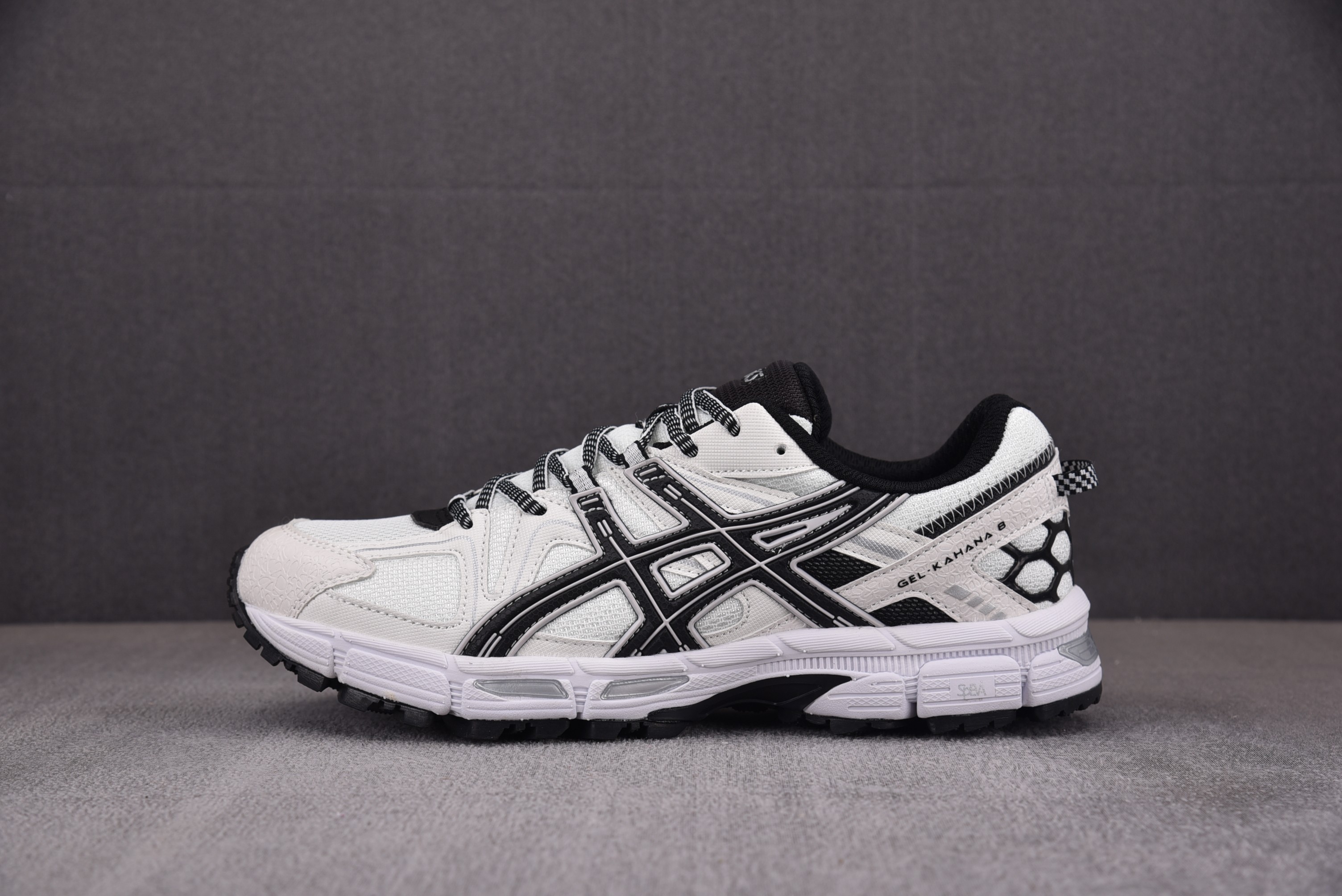 Asics Gel-Kahana 8 白黑 1011B133-100 아식스