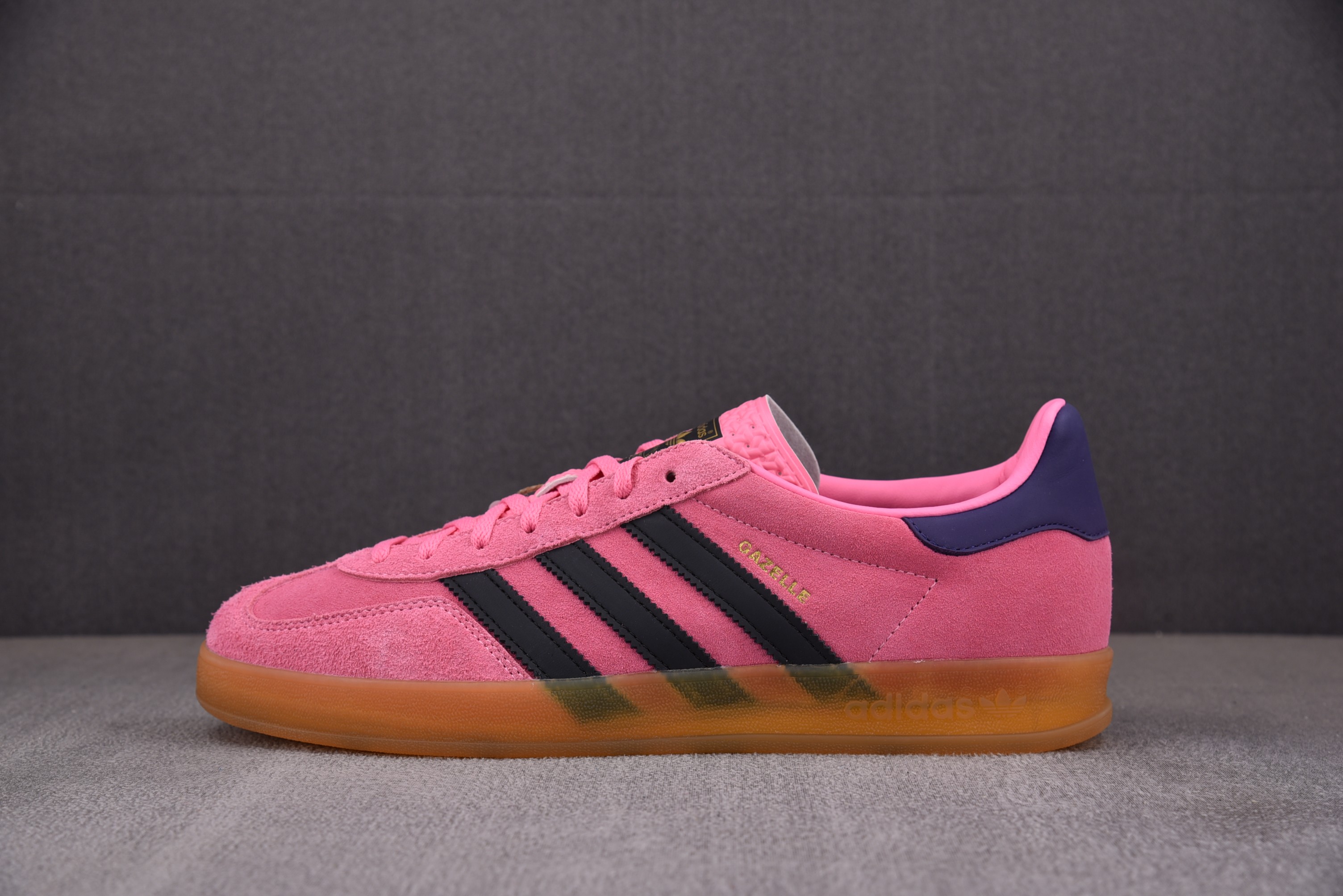 【M】AD Originals Gazelle Indoor 粉黑 IE7002