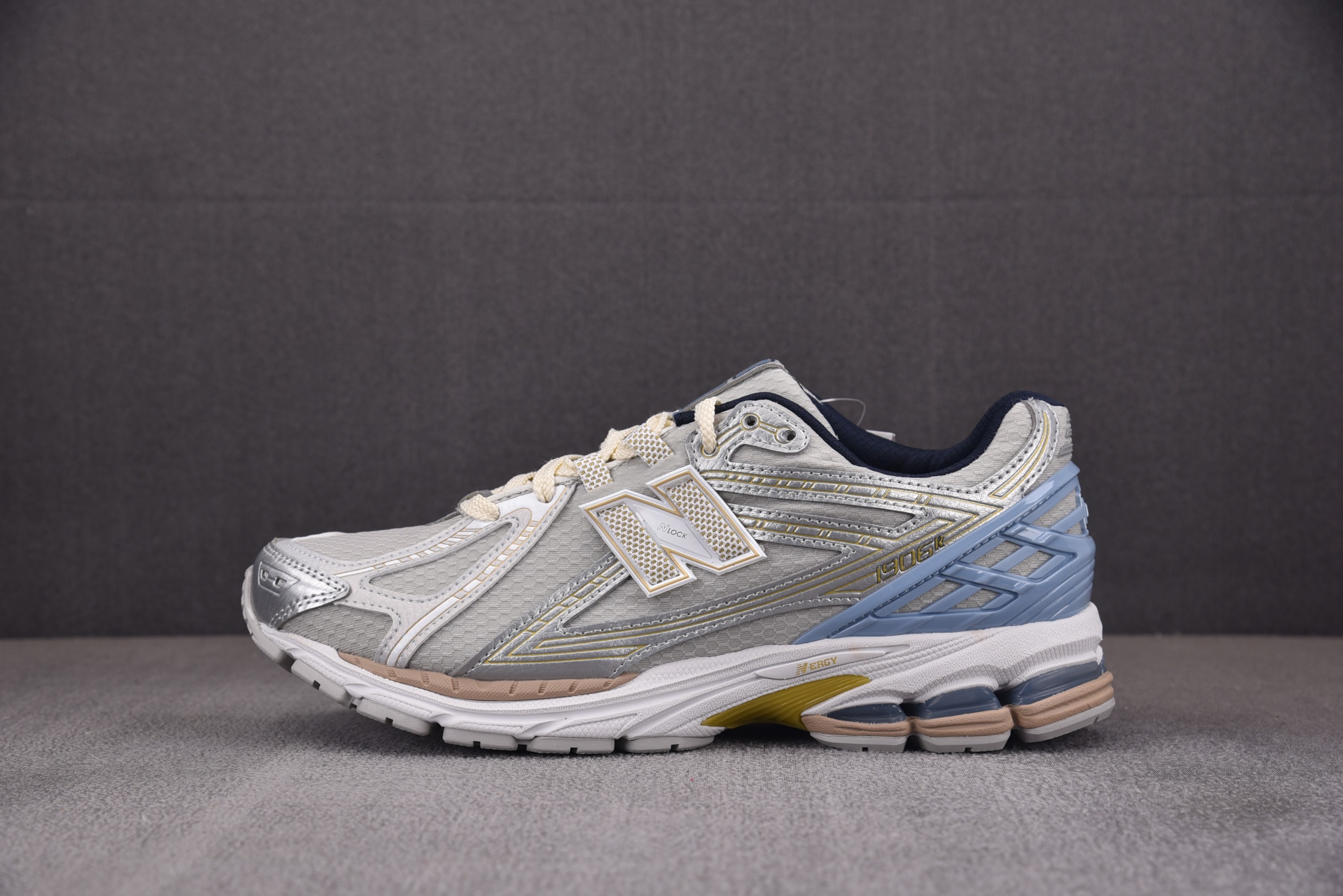 【M】KITH x New Balance NB 1906R 白灰蓝 M1906RKC