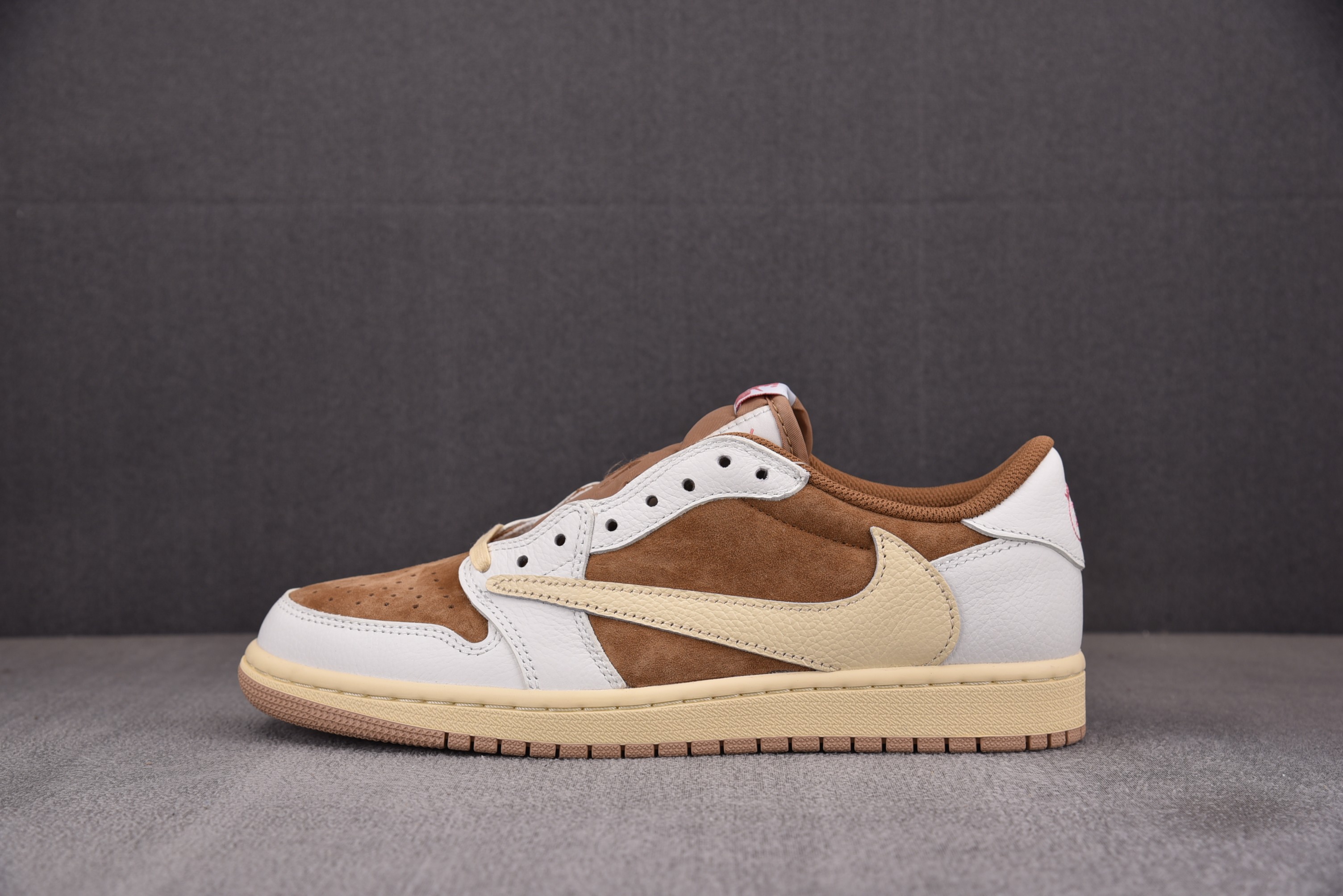 【纯原】Travis Scott x AJ 1 Low OG SP 棕粉 DM7866-106