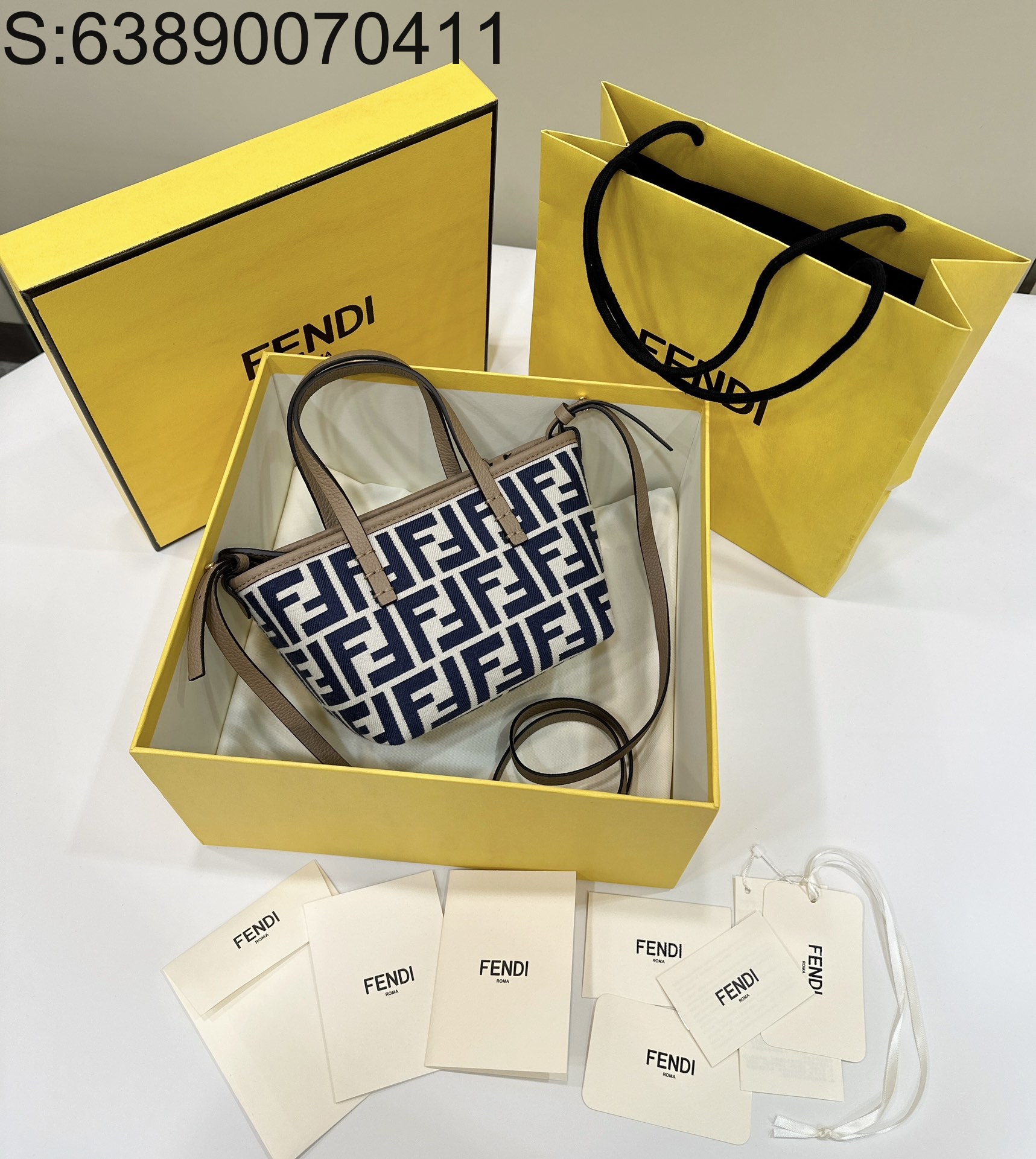 [니콜] 펜디 FF로고 미니 롤 토트백 8BS096 15.5*11*13cm 네이비  Fendi