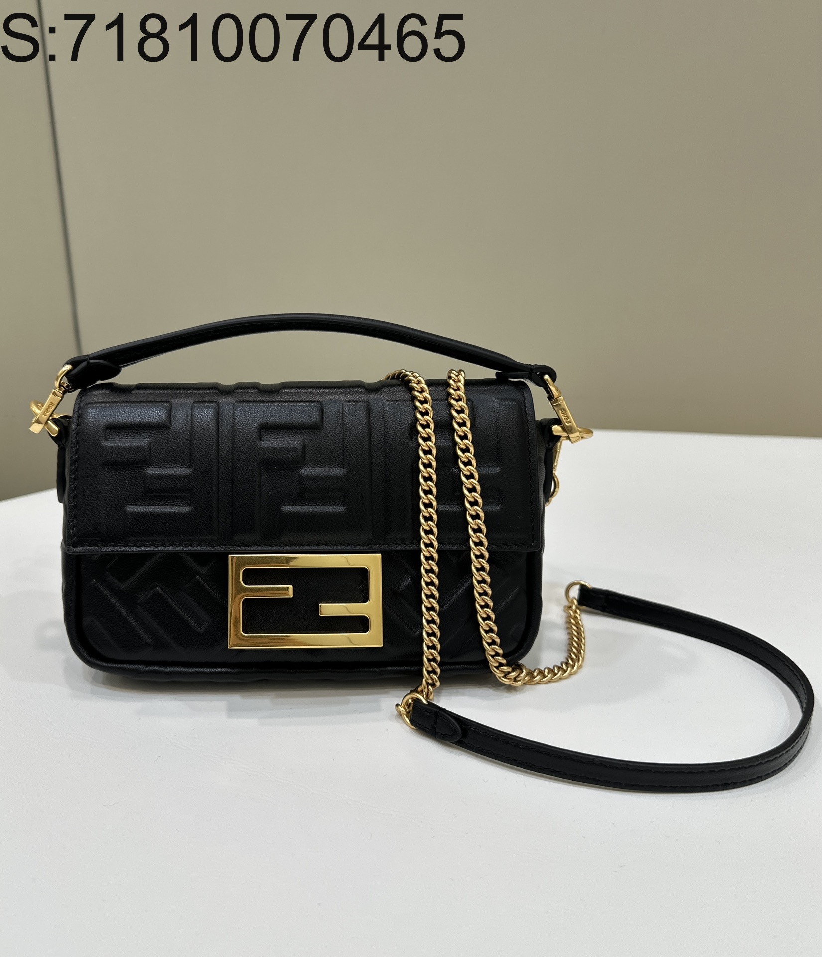 [니콜] 펜디 양가죽 바게트 FF 체인 숄더백 19cm 블랙 8BS017 Fendi