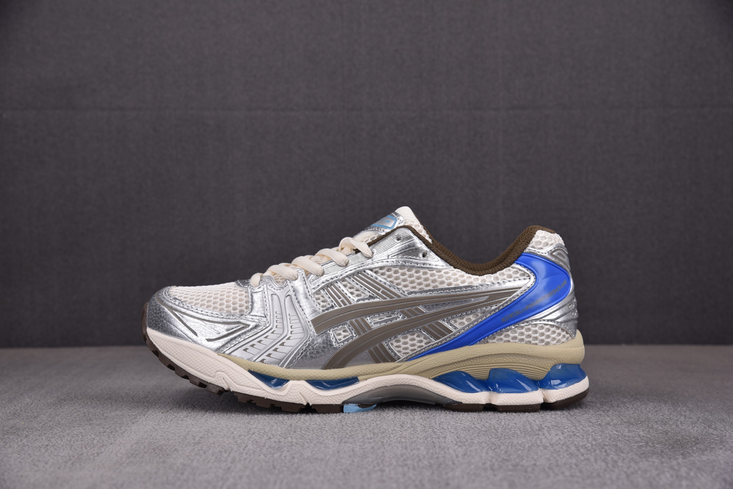 아식스 젤 카야노 Asics Gel-Kayano 14 크림 페퍼 1202A056-113 