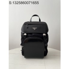 black frame 공장 프라다...