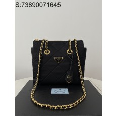 black frame 공장 프라다...