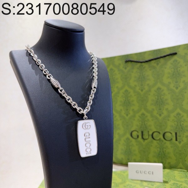 AGG 구찌 모노그램 횐색 펜던트 목걸이 Gucci