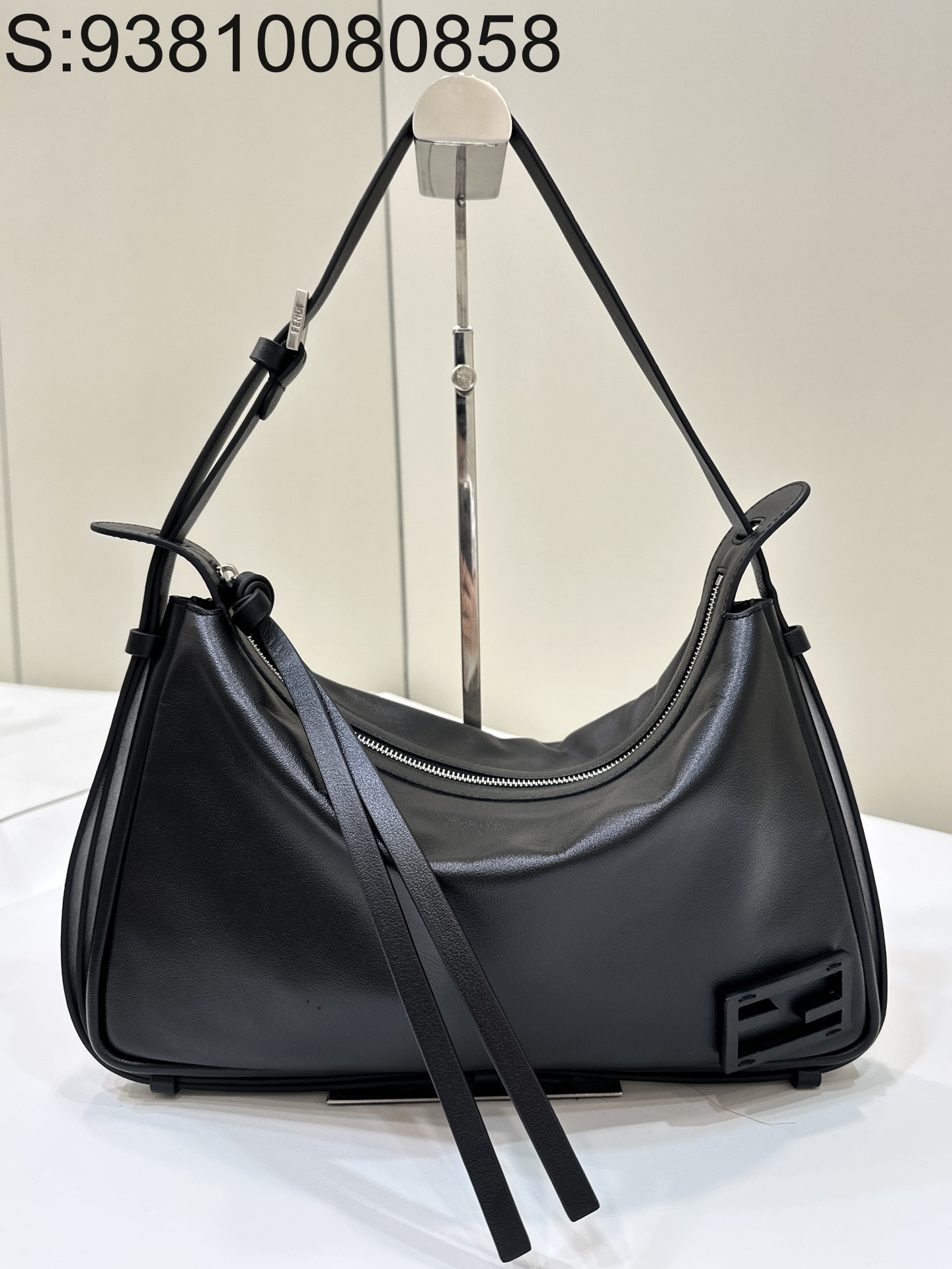 [니콜] 펜디 심플리 레더 숄더백 33*5*20cm 블랙 Fendi