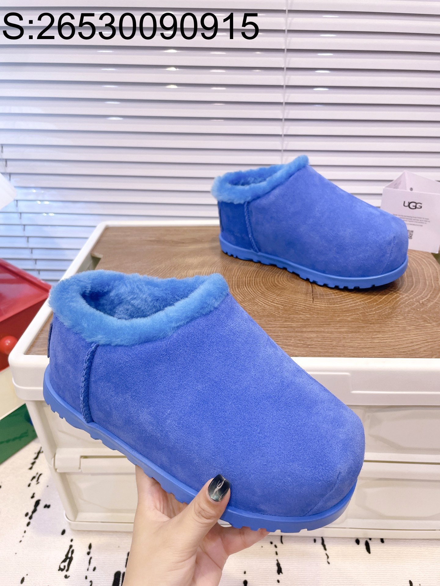 [152] UGG 24SS Pumped 스웨이드 샌들 블루 어그